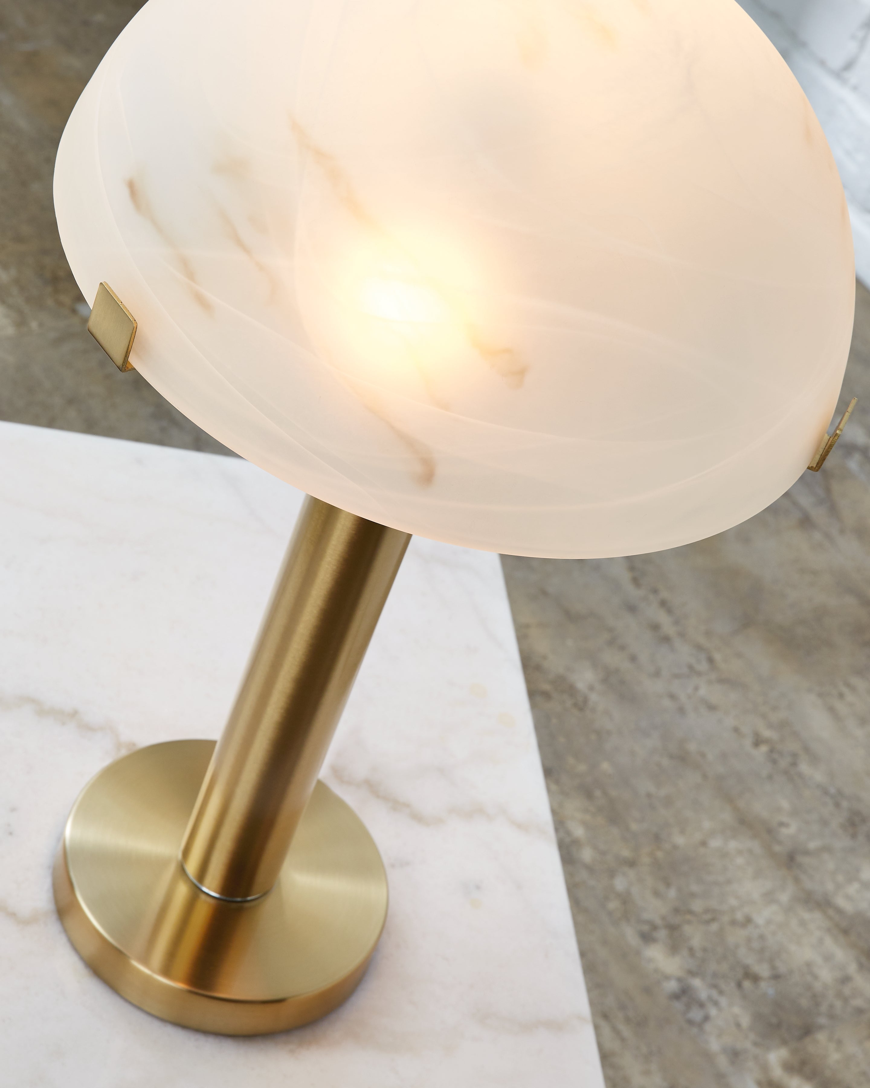 Tobbinsen Brass Finish Table Lamp - L208424 - Bien Home Furniture &amp; Electronics