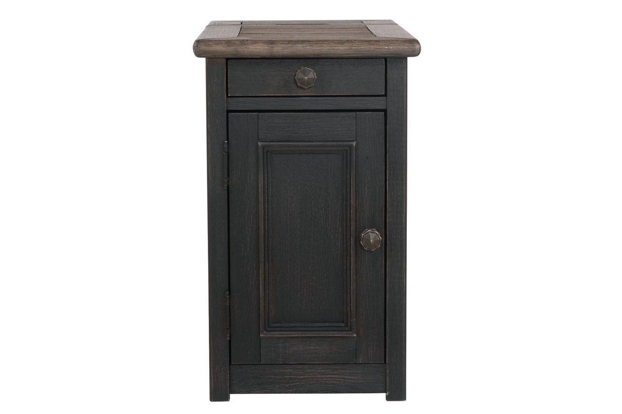 Tyler Creek Grayish Brown/Black Chairside End Table with USB Ports & Outlets - T736-7 - Bien Home Furniture & Electronics