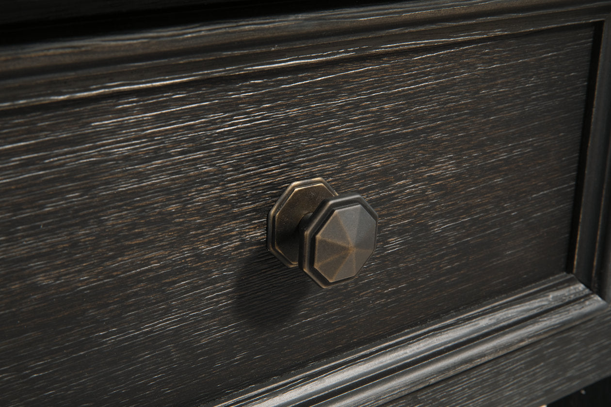 Tyler Creek Grayish Brown/Black End Table - T736-3 - Bien Home Furniture & Electronics