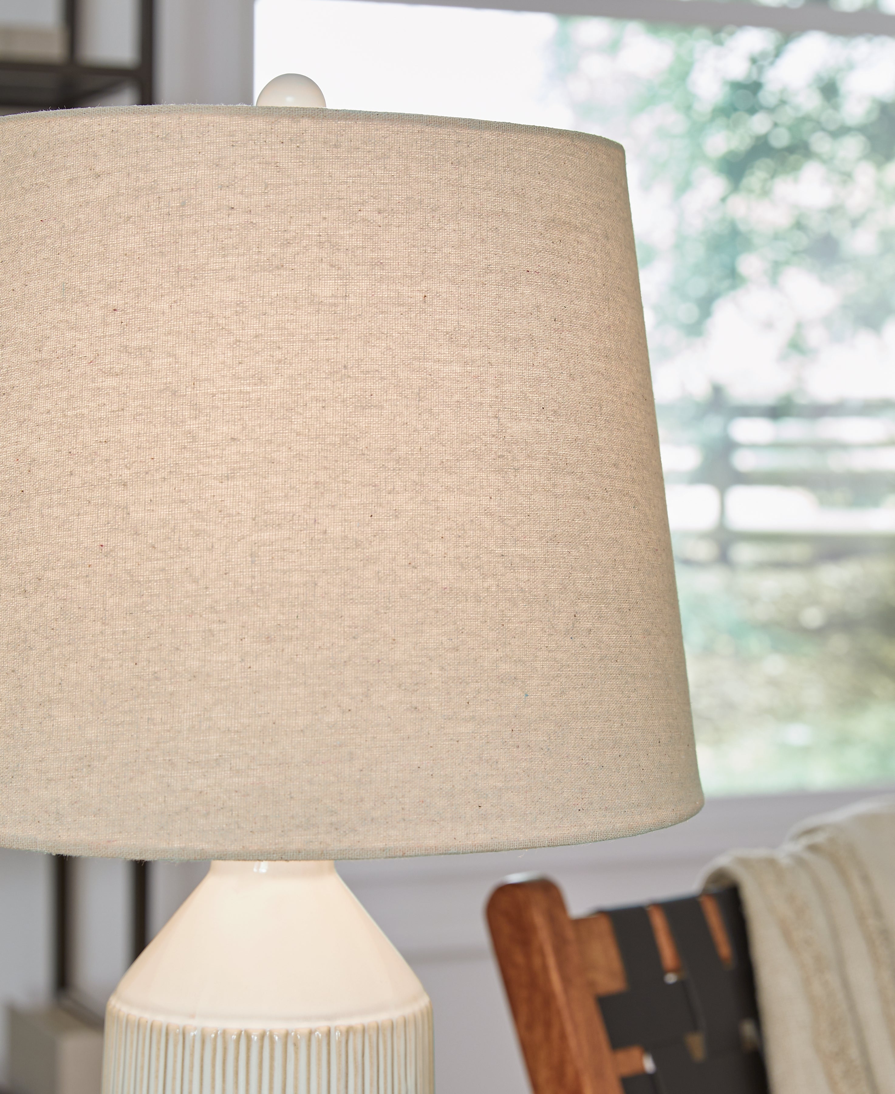 Willport Off White Table Lamp (Set of 2) - L177994 - Bien Home Furniture & Electronics