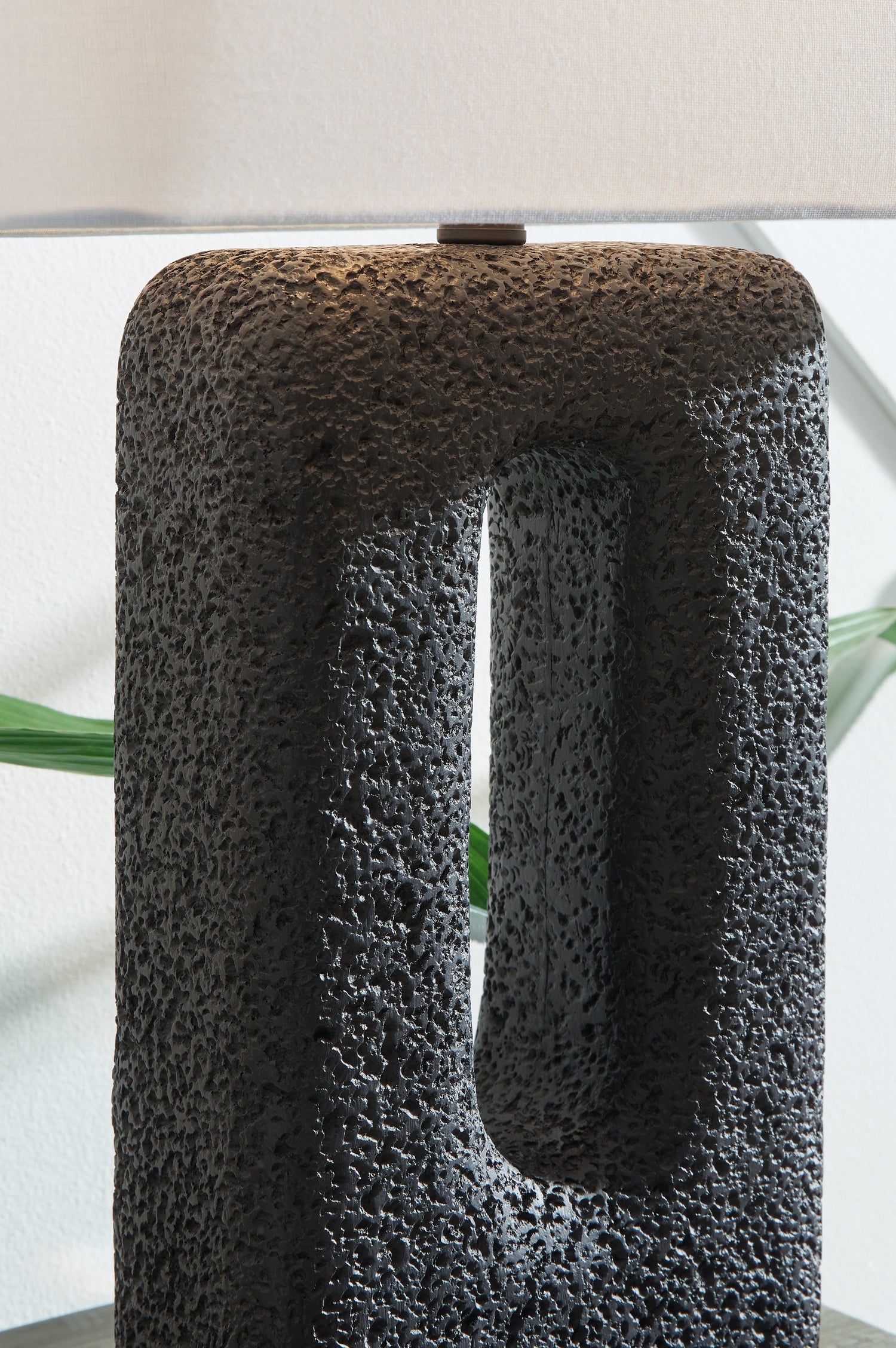 Wimmings Black Table Lamp (Set of 2) - L243654 - Bien Home Furniture & Electronics