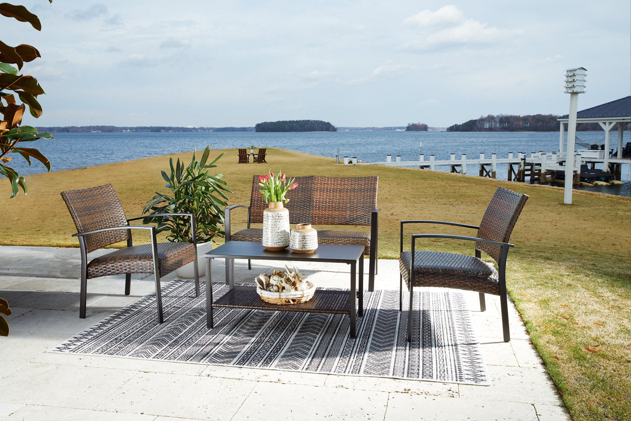 Originales cojines para sillas de patio a 6 estilos  Outdoor tables and  chairs, Outdoor cushions, Patio furniture cushions