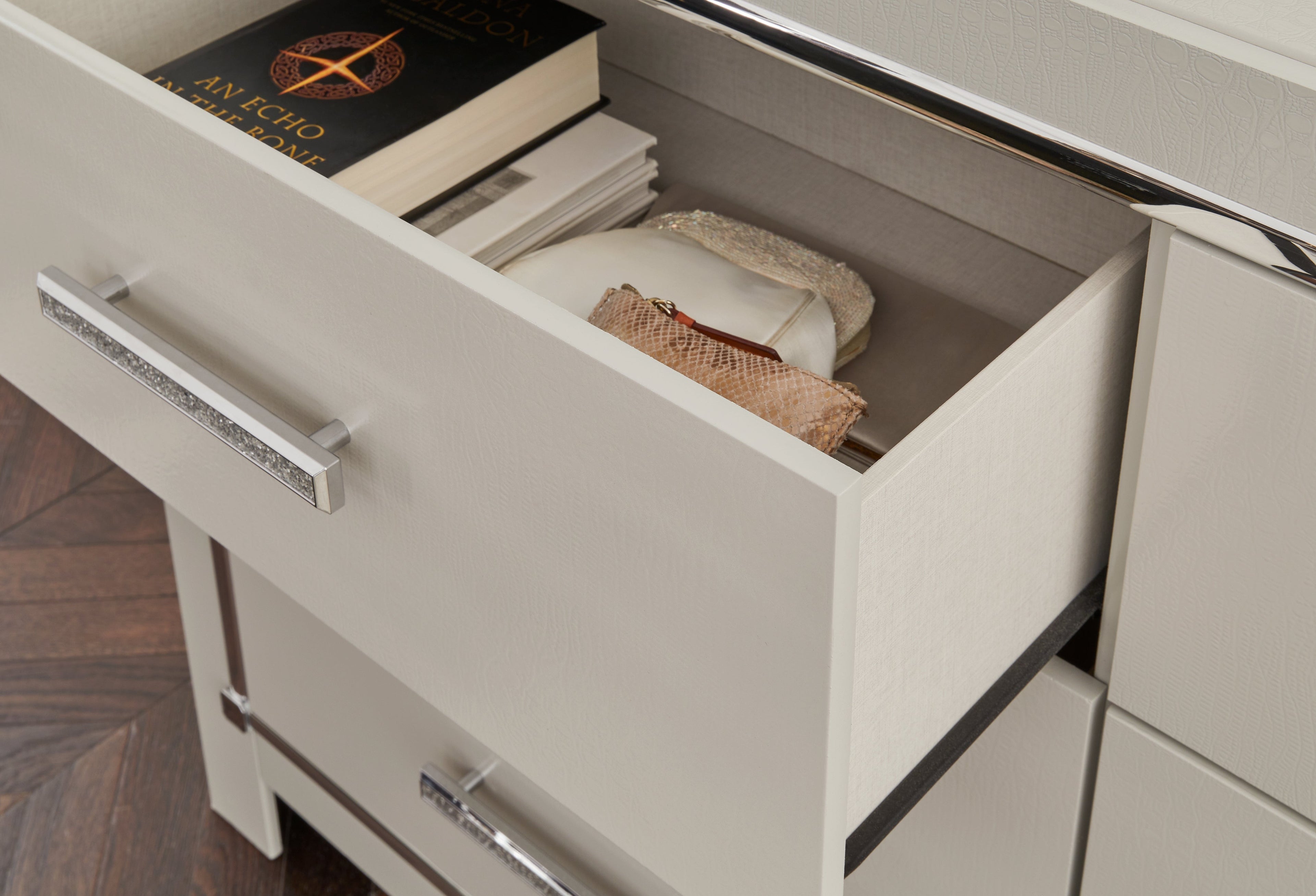 Zyniden Silver Dresser - B2114-31 - Bien Home Furniture & Electronics
