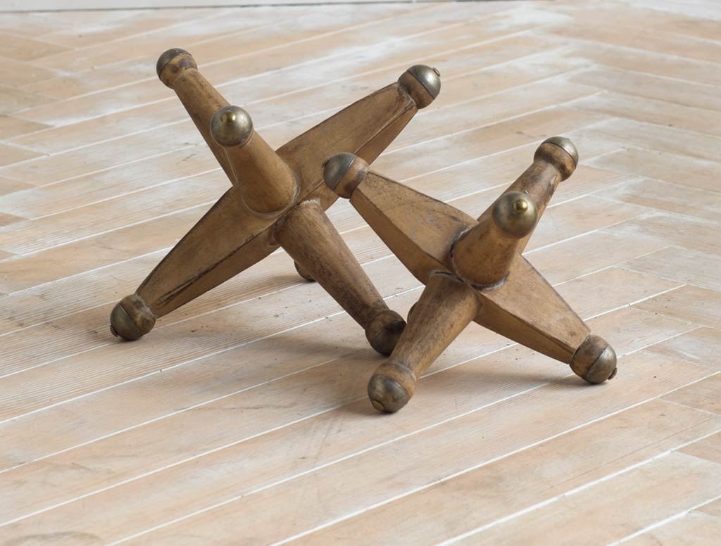 Jacto (Small) 9L x 9W Brown Wooden Jack