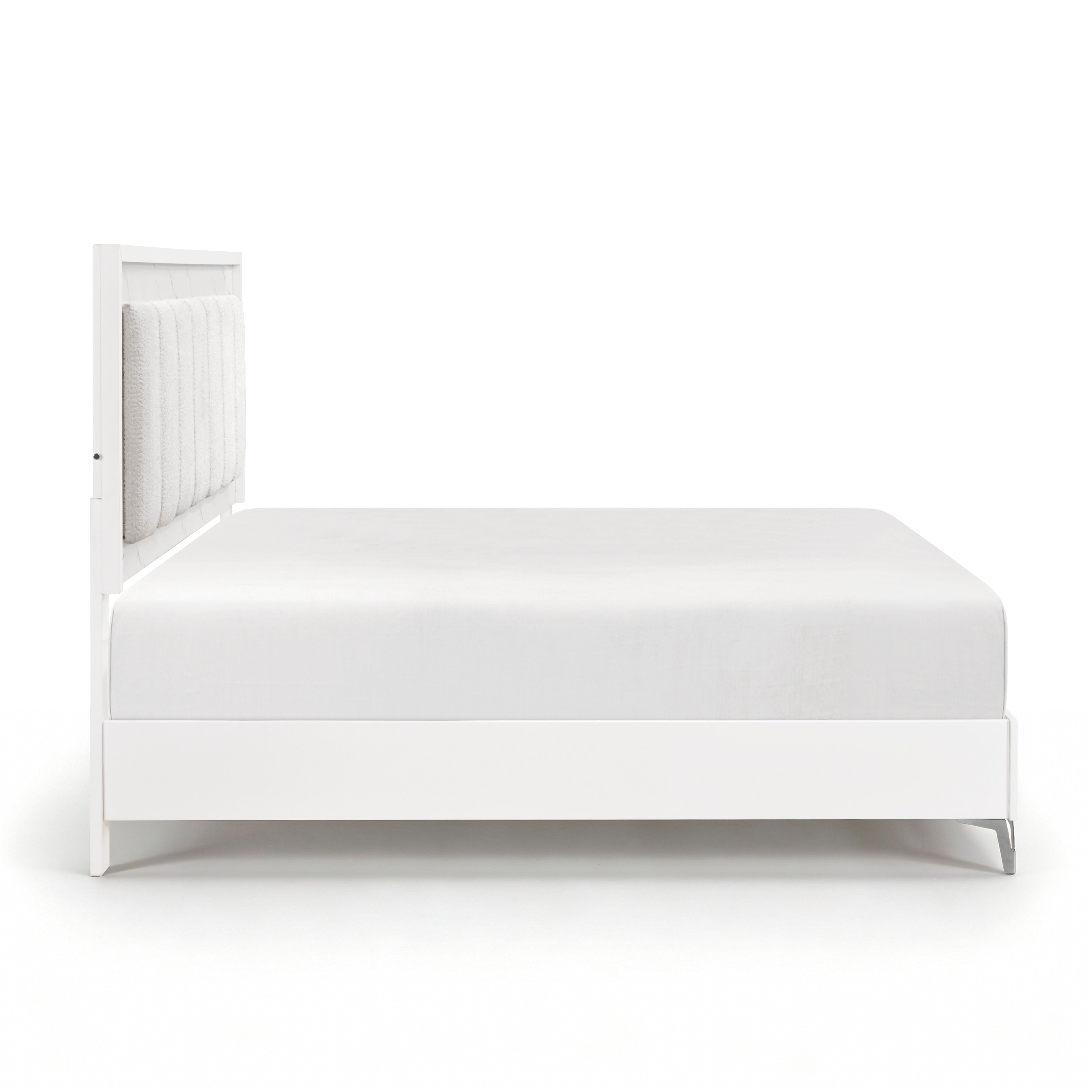 2457K-1EK* (3) Eastern King Bed - 2457K-1EK*