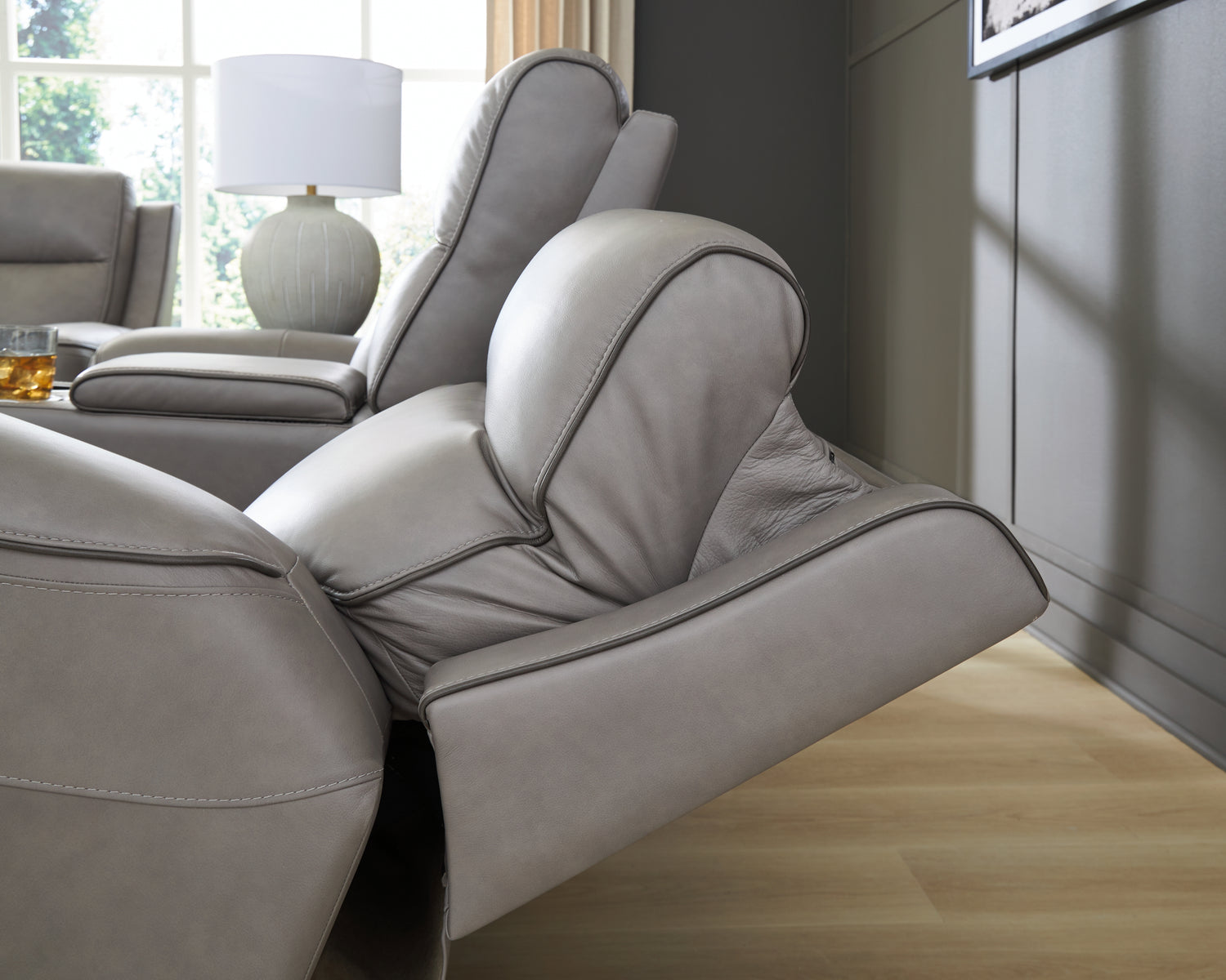 5Z-Comfort Coin Power Reclining Loveseat with Console - PCU1090018