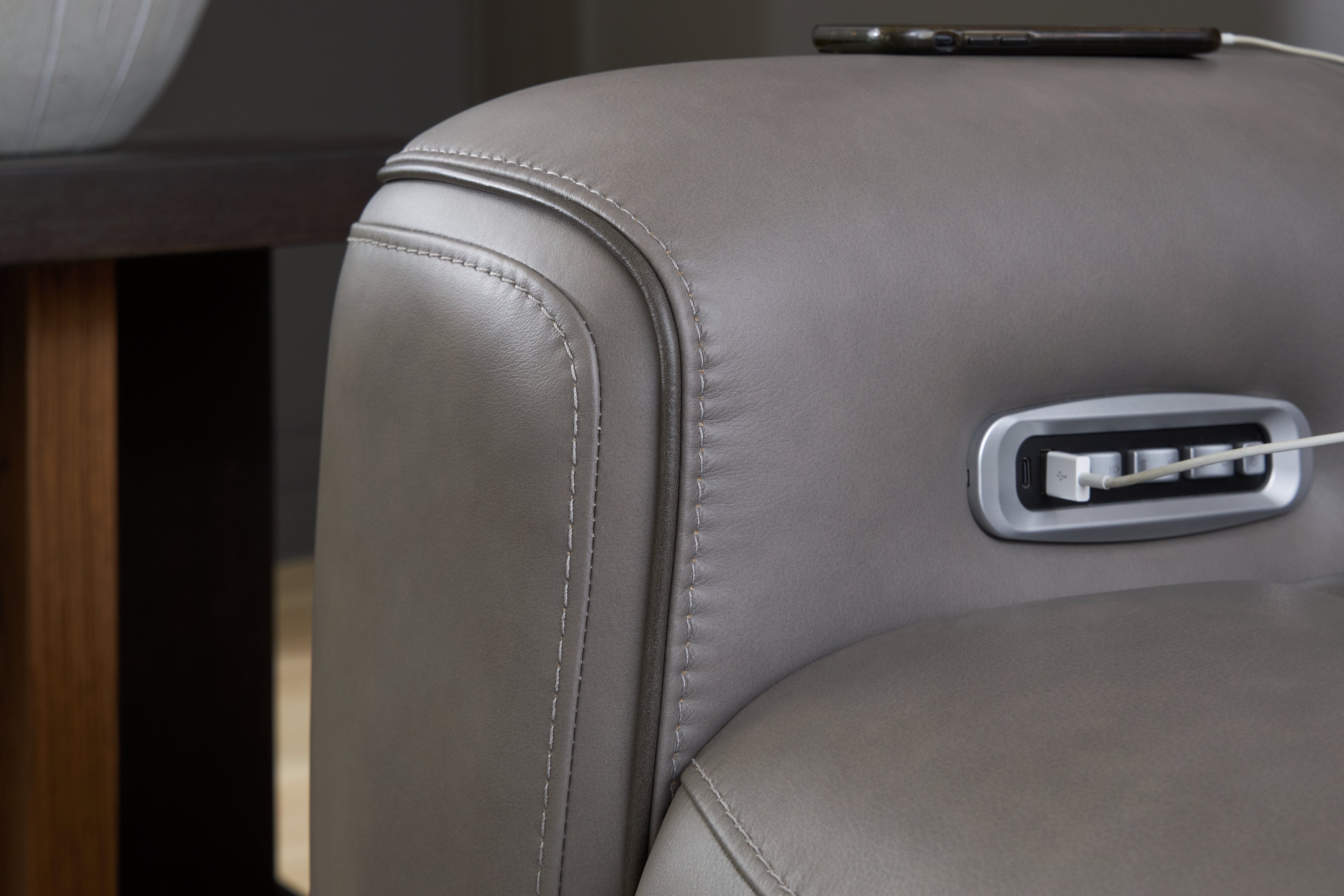 5Z-Comfort Coin Power Reclining Sofa - PCU1090015