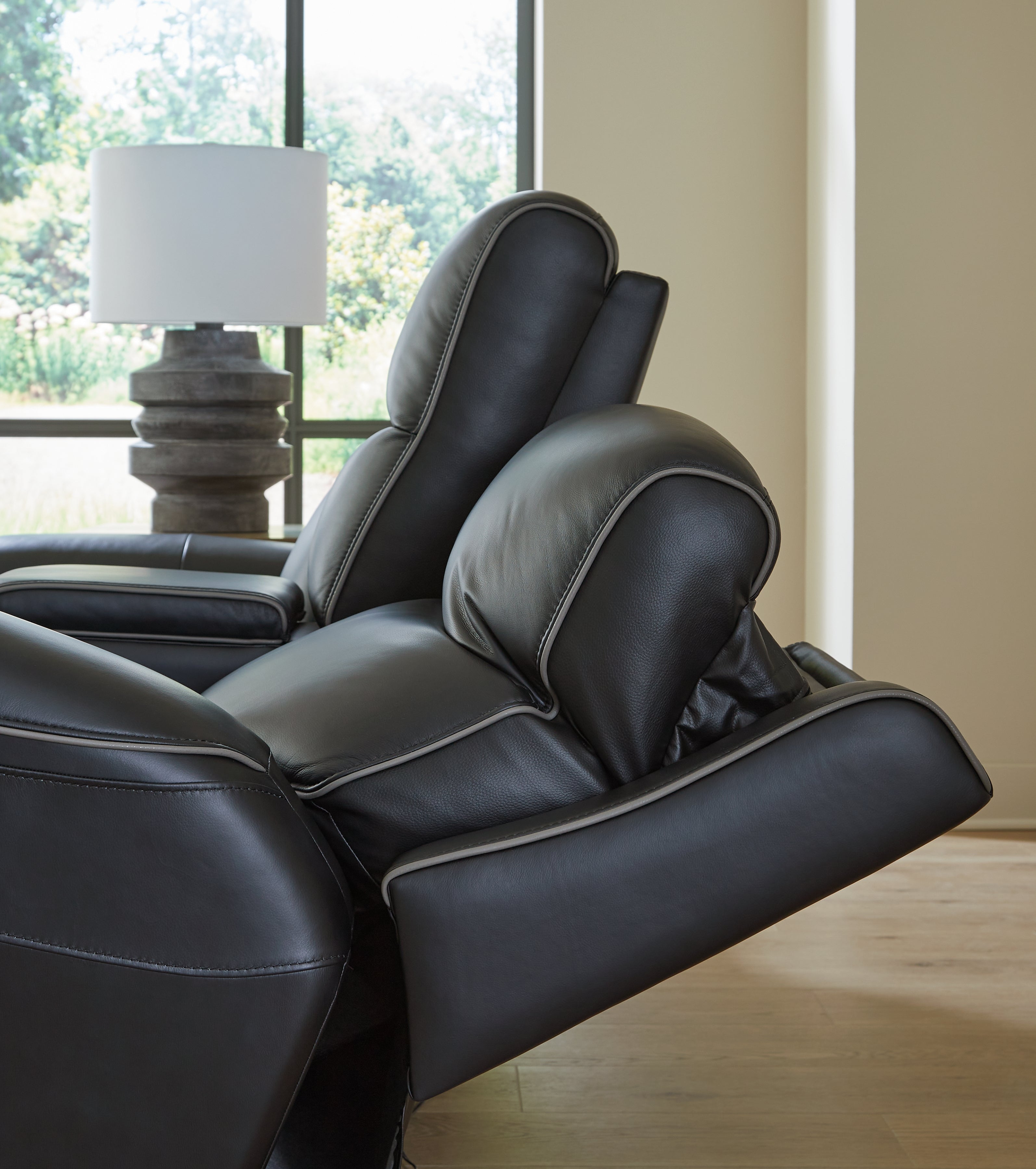 5Z-Relaxation Onyx Power Reclining Loveseat with Console - PCU1090218