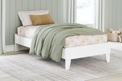 Hallityn White Youth Platform Bedroom Set from Ashley - Luna Furniture