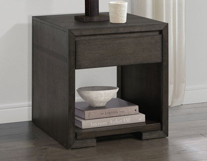 Evan 24″ End Table