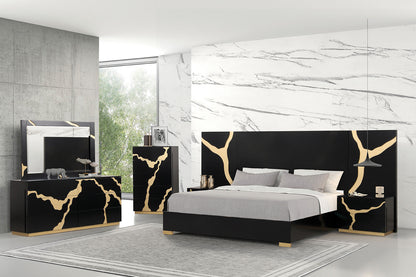 Goldsberg Black/Gold Contemporary Wall Panel Bedroom Set