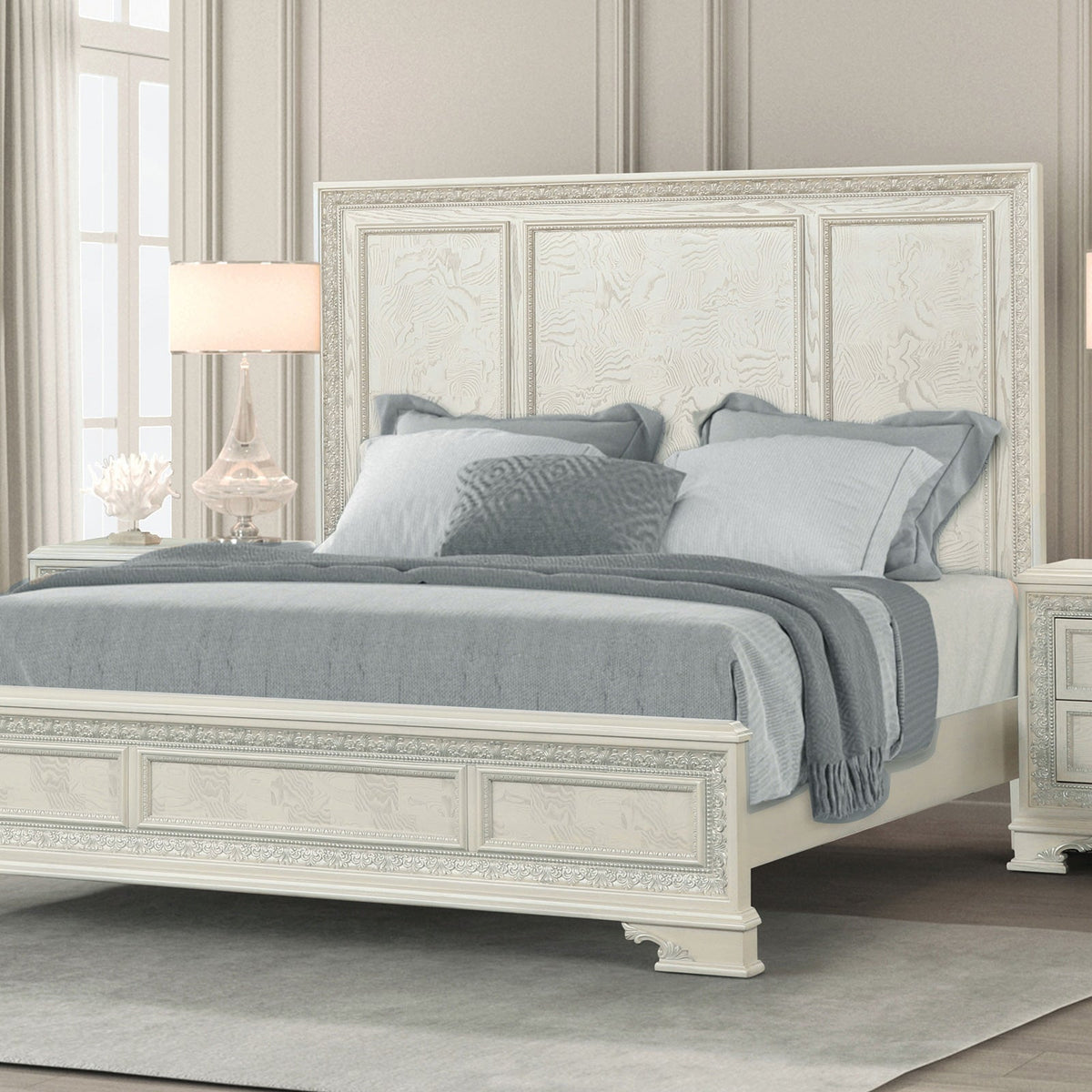 Stella Mia Creamy White Traditional Bedroom Set