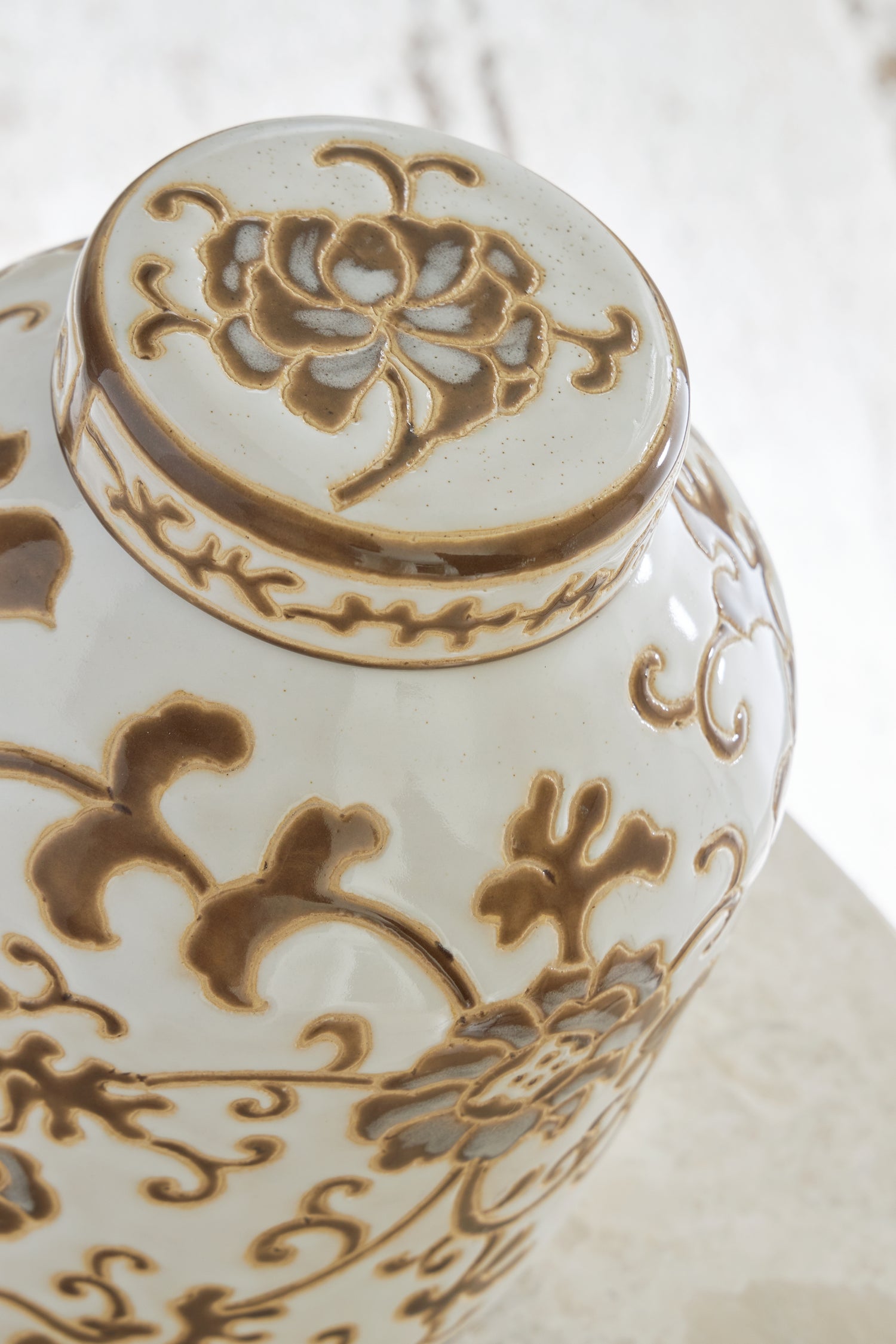 Adalham Cream/Brown Jar - A2000909