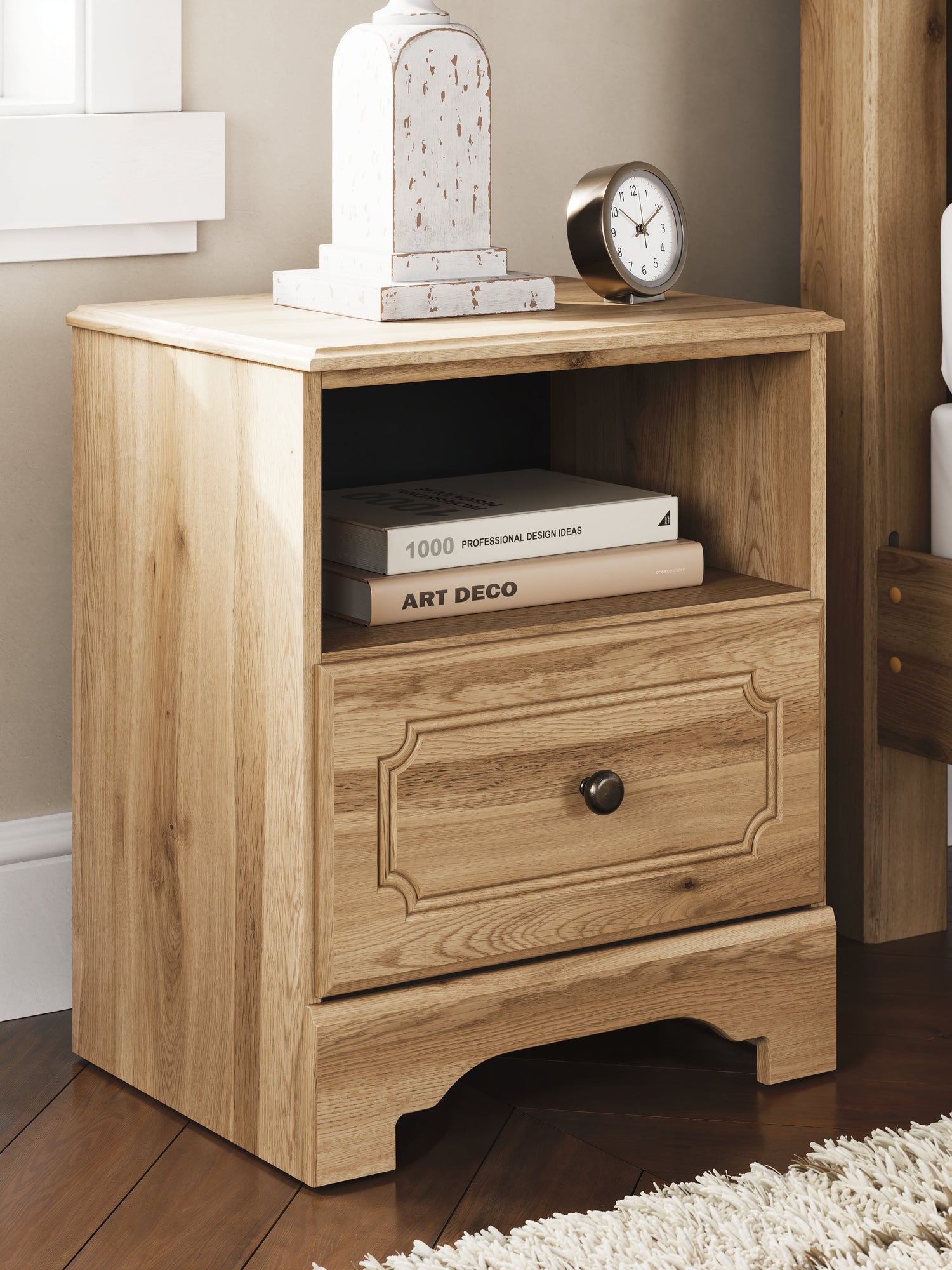 Aleaport Queen Panel Bed with Dresser and Nightstand in Warm Brown from Ashley - Luna Furniture
