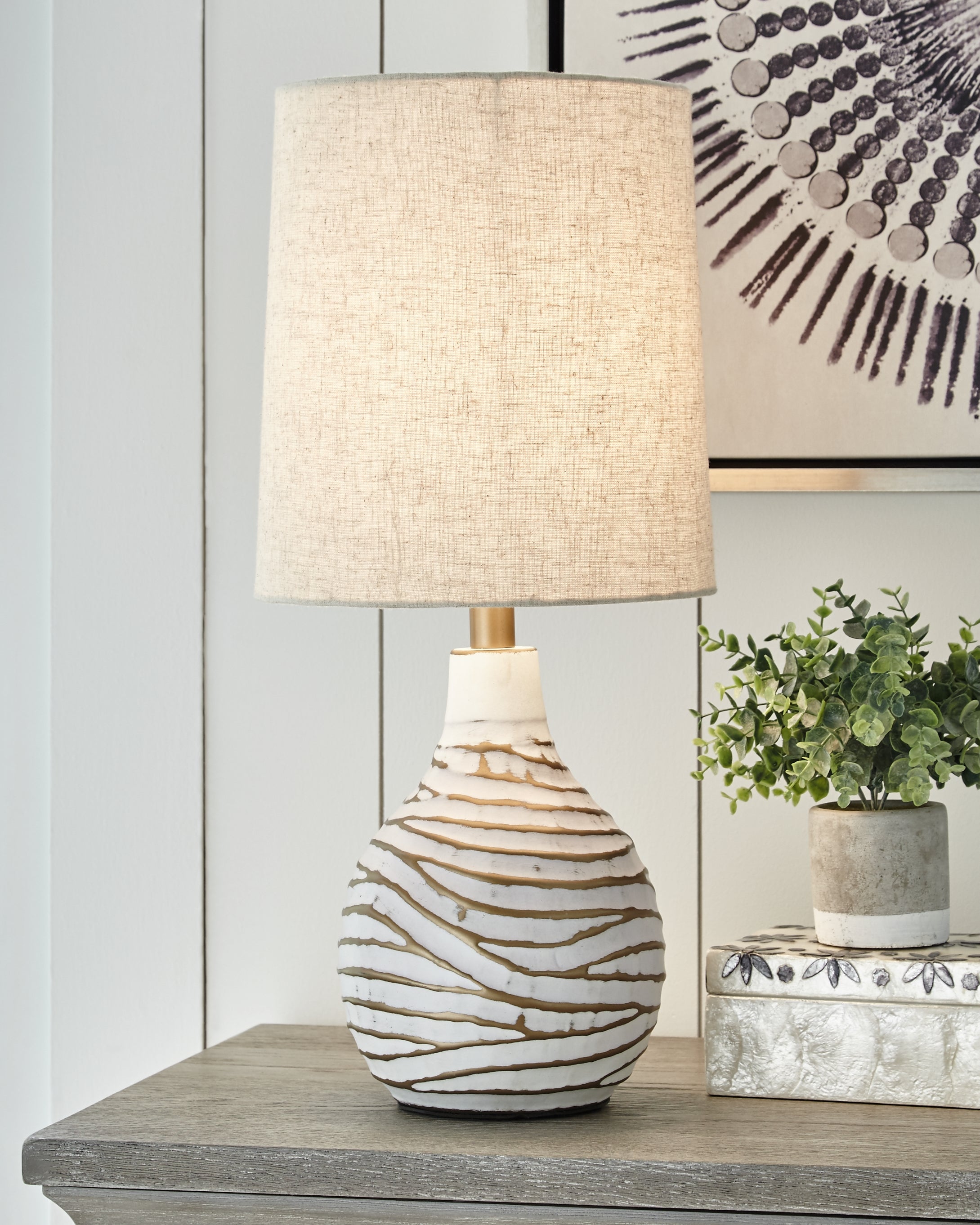 Aleela White/Gold Finish Table Lamp (Set of 2) - L204194X2