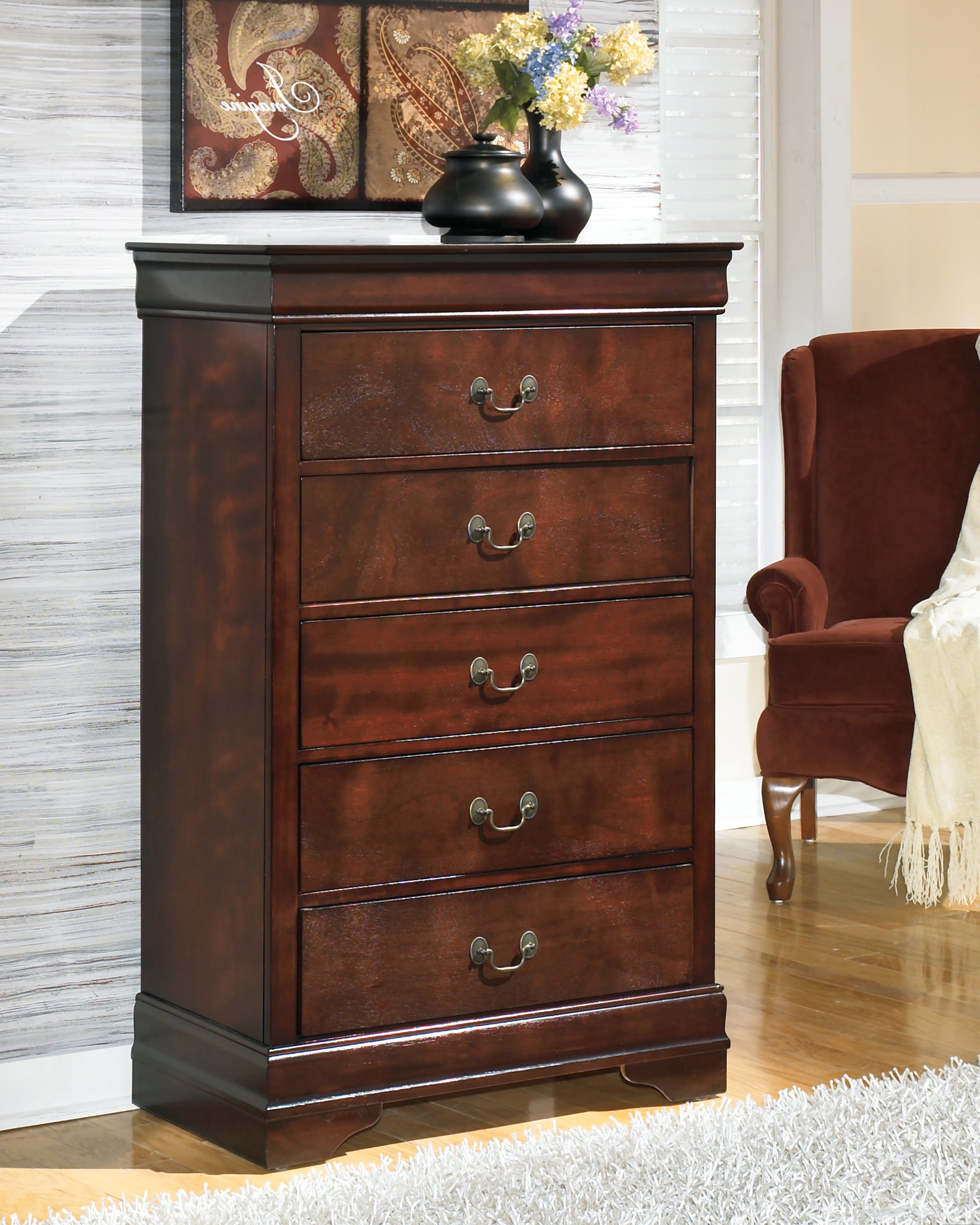 Alisdair Queen Sleigh Bed, Dresser, Mirror, 2 Chests and 2 Nightstands - B376B29