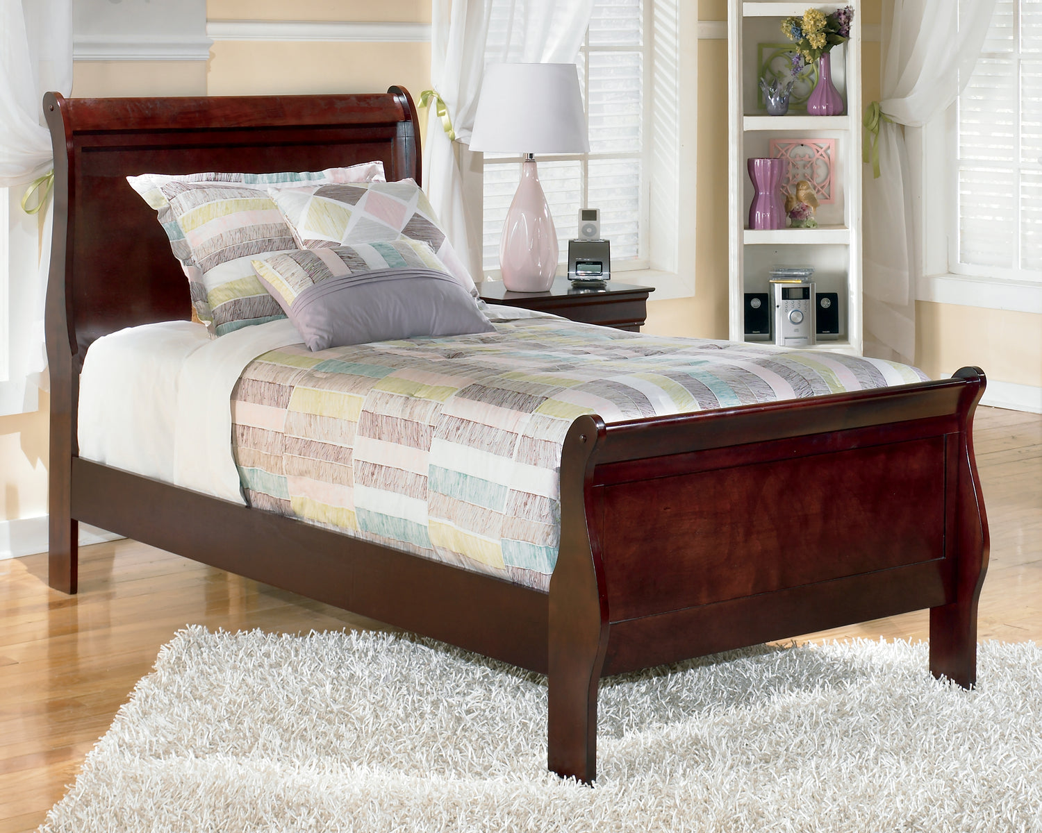 Alisdair Twin Sleigh Bed, 2 Dressers, Mirror and Nightstand - B376B33
