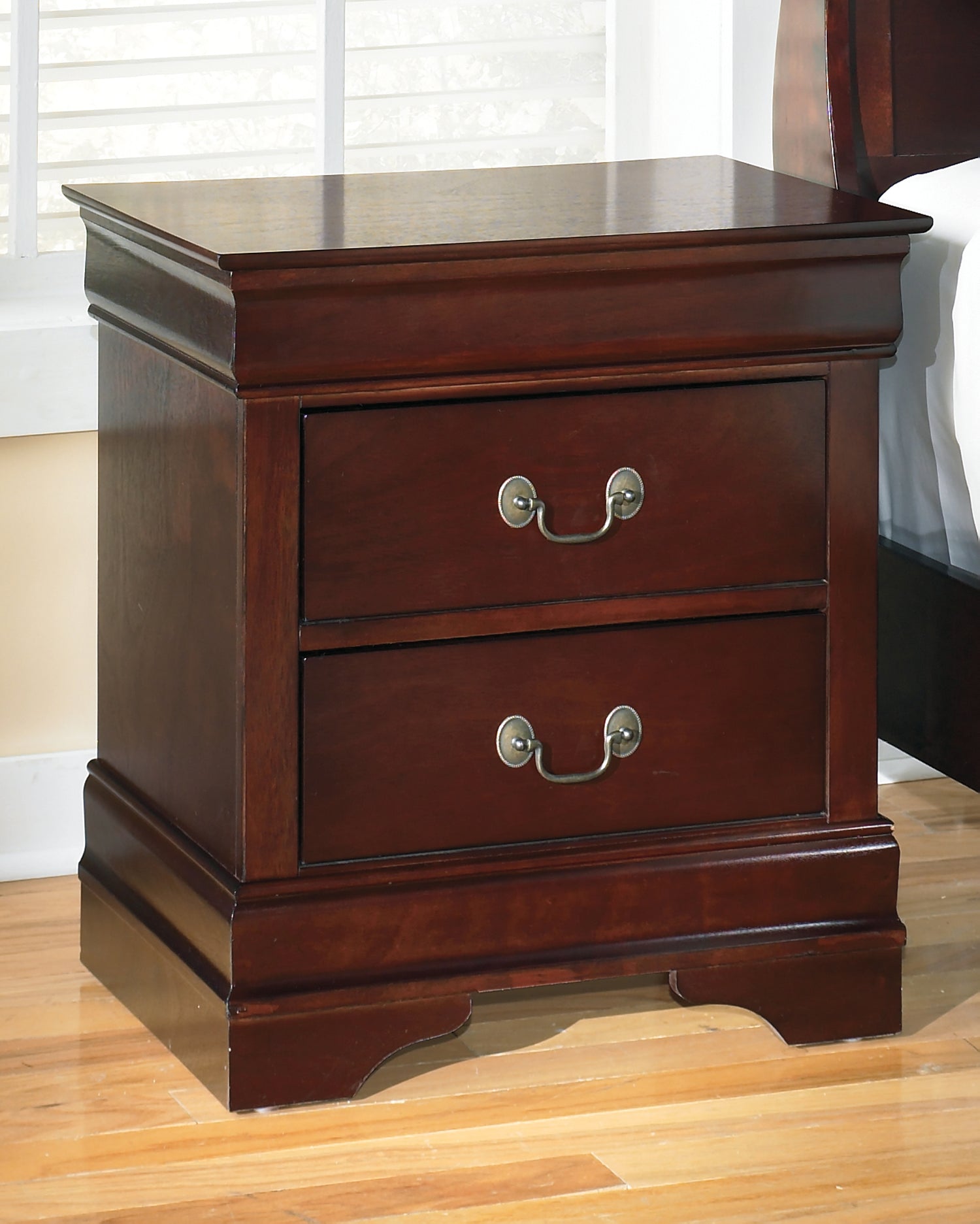 Alisdair Twin Sleigh Bed, 2 Dressers, Mirror and Nightstand - B376B33