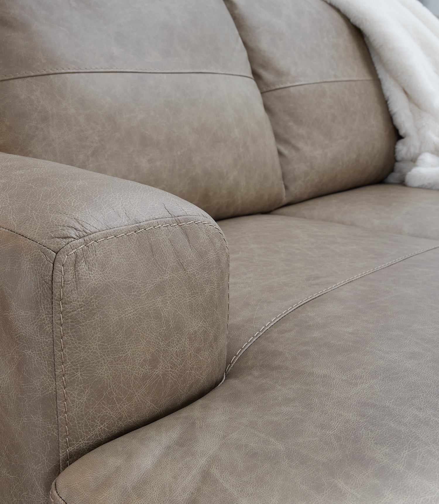 Amuleto Desert 2-Piece Sectional with Chaise - 22405S2