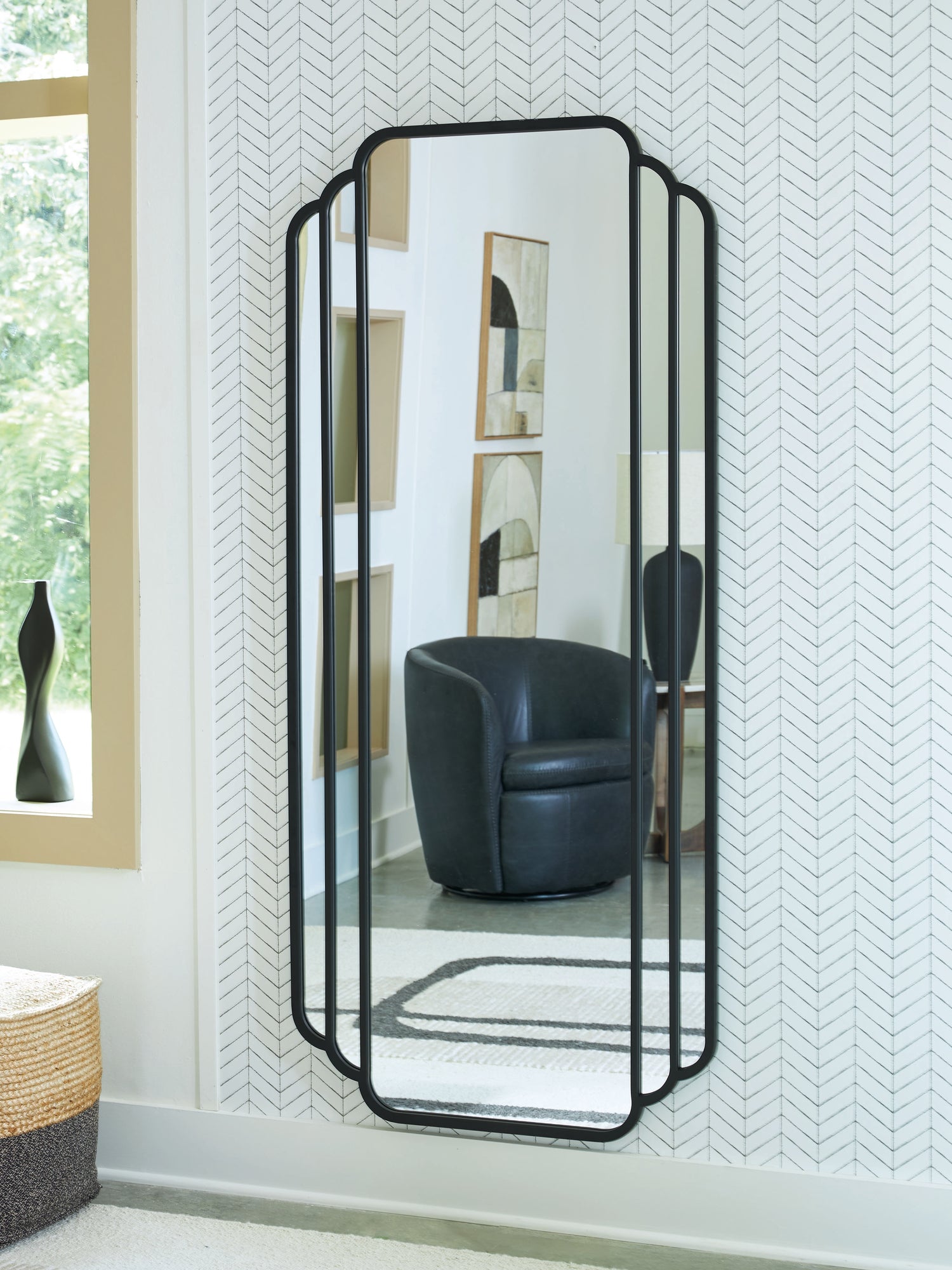 Antigone Black Floor Mirror - A8010434