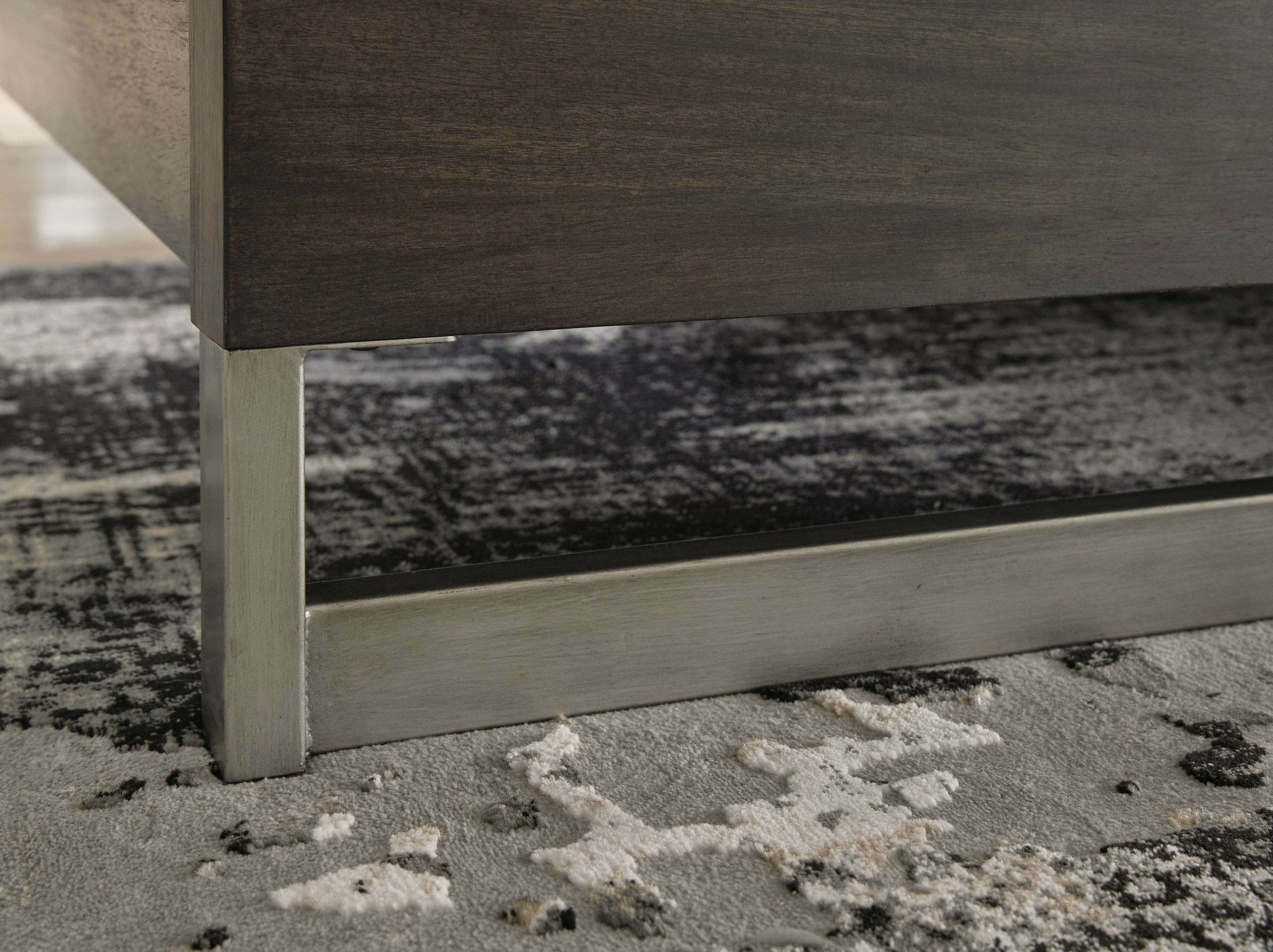 Arkenton King Panel Bed with Mirrored Dresser and 2 Nightstands in Grayish Brown from Ashley - Luna Furniture