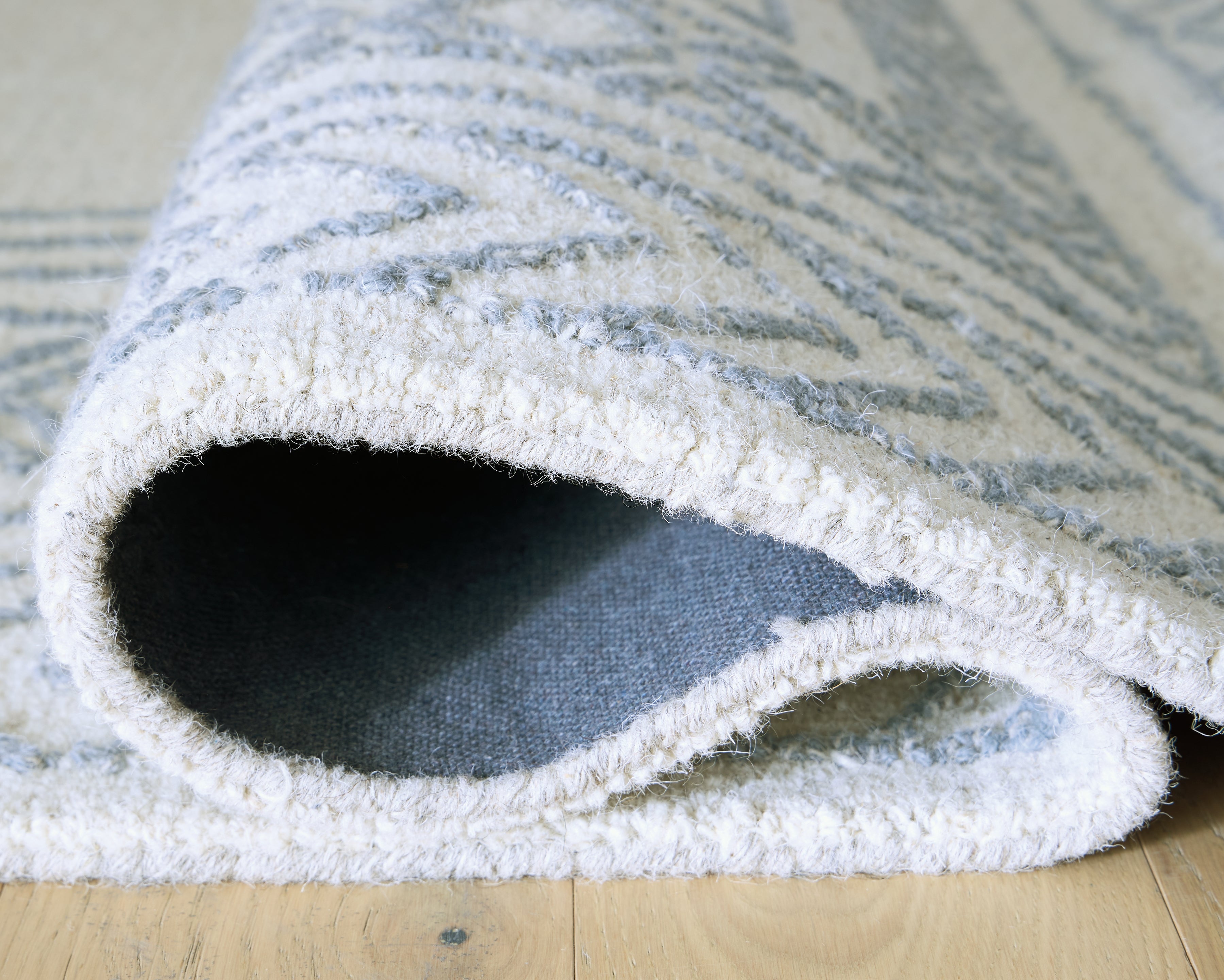 Azelhurst Blue/Ivory/Gray Medium Rug - R407852