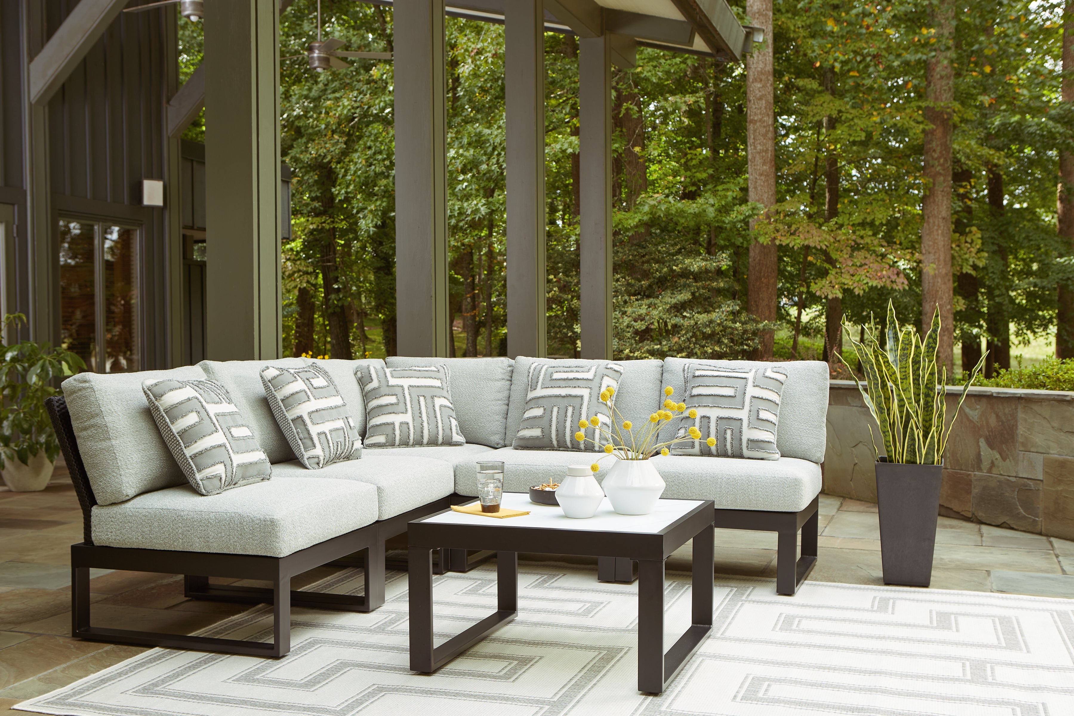 Beachloft Black 6-Piece Outdoor Sectional - P490P1