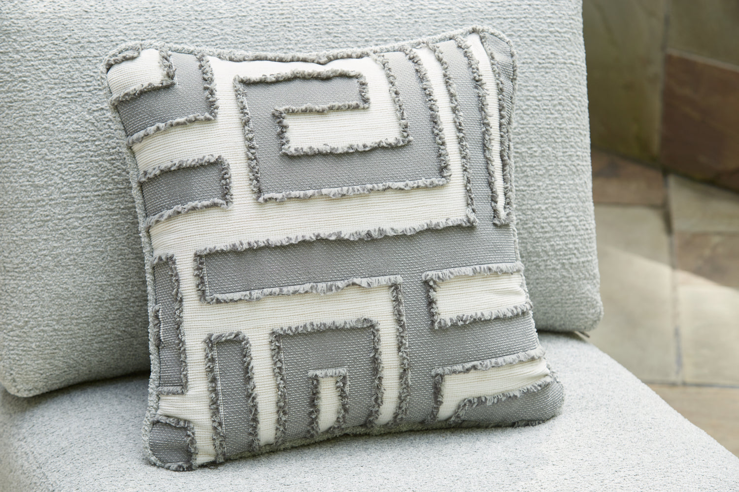 Beachloft Black/Gray 3-Piece Outdoor Sectional - P490P6