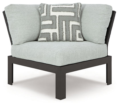 Beachloft Black/Gray 5-Piece Outdoor Sectional - P490P2