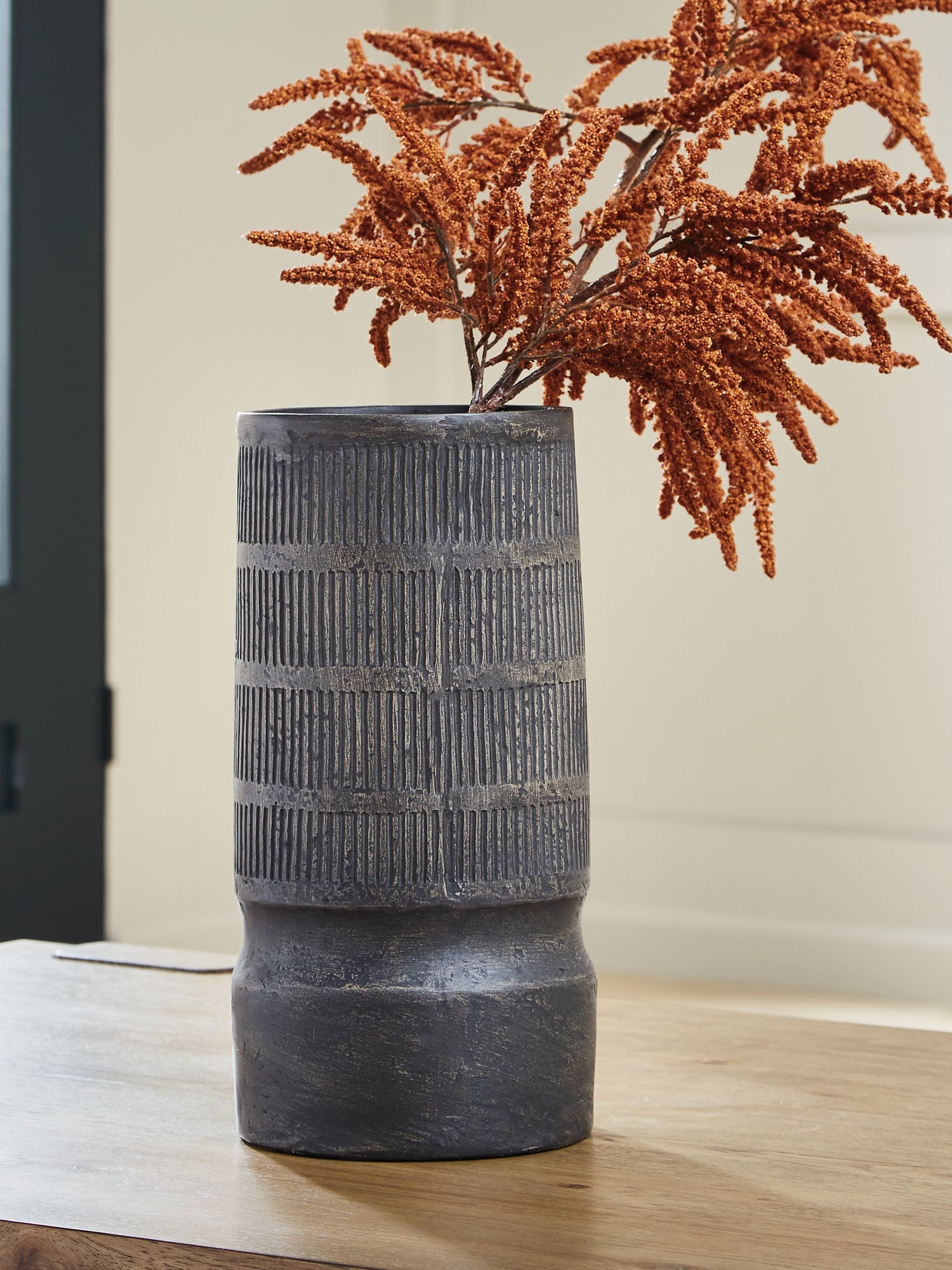 Beninworth Antique Black Vase - A2000878
