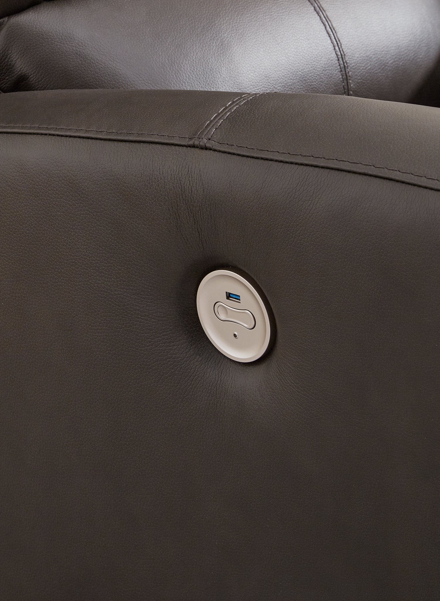 Boxmere Storm Power Reclining Sofa - U1310087