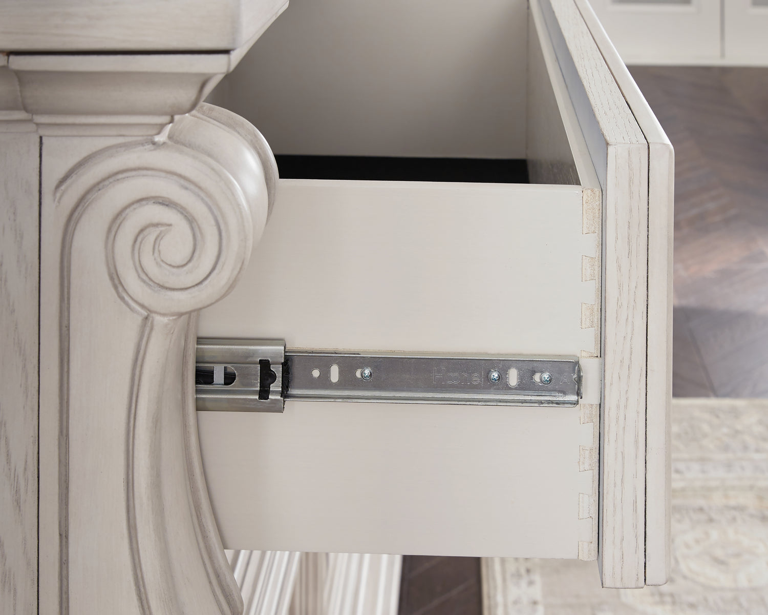 Bruchandi Antique White Dresser and Mirror - PCB948B1