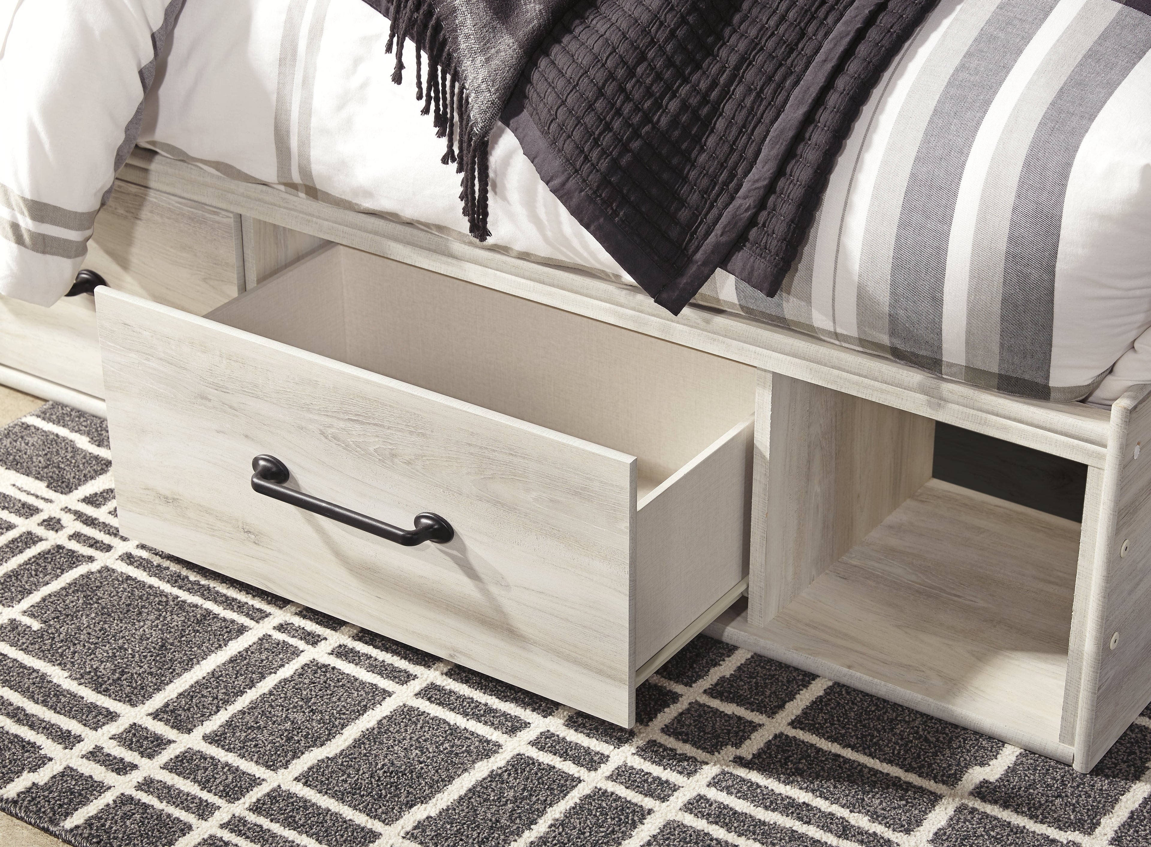 Cambeck King Panel Bed with 2 Storage Drawers with Mirrored Dresser, Chest and 2 Nightstands in Whitewash - PKG003006