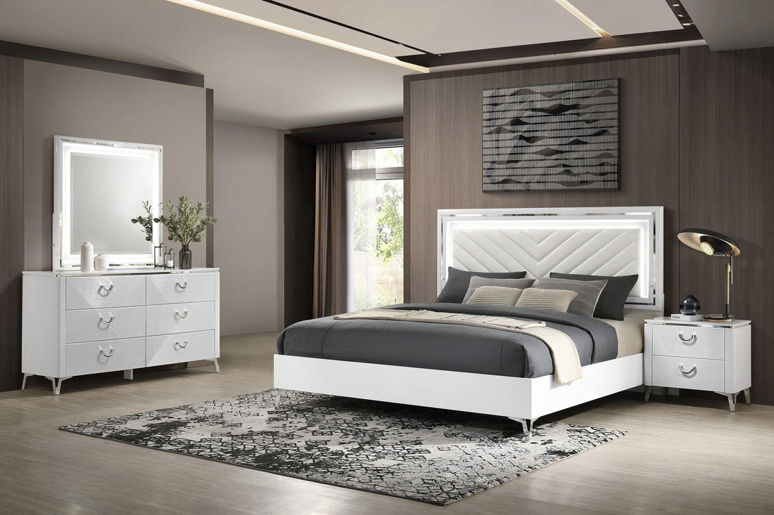 Cassia 4-piece Queen LED Bedroom Set White High Gloss - 215791Q-S4