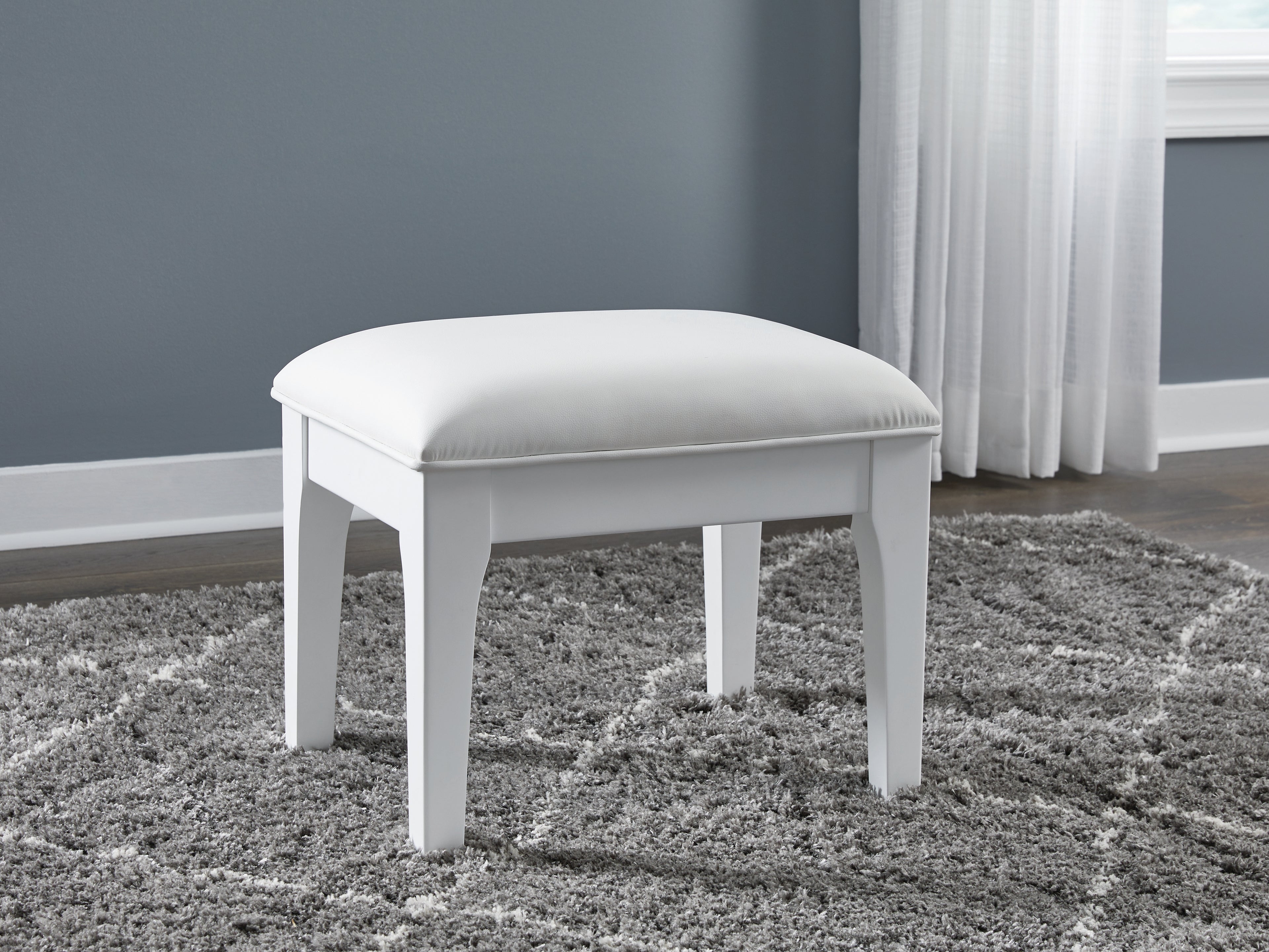 Chalanna White Vanity Stool - B822-01