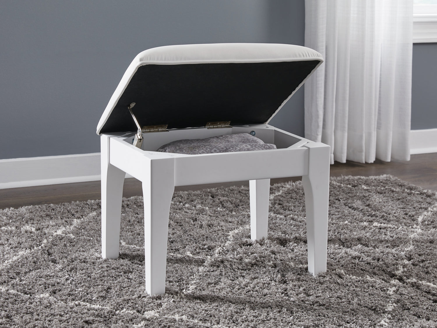 Chalanna White Vanity Stool - B822-01