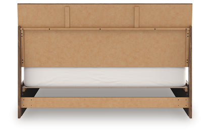 Chirason Brown King Panel Bed - PCB3367B13