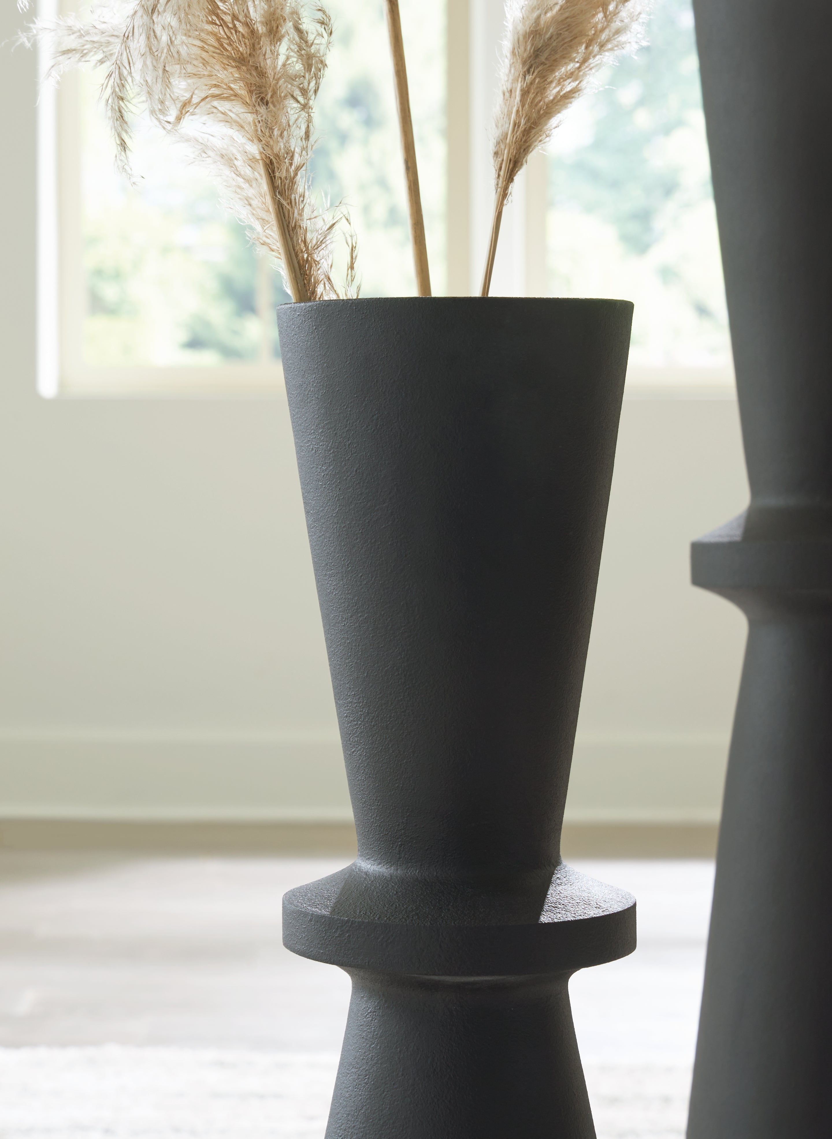 Collisten Black Vase - A2000663