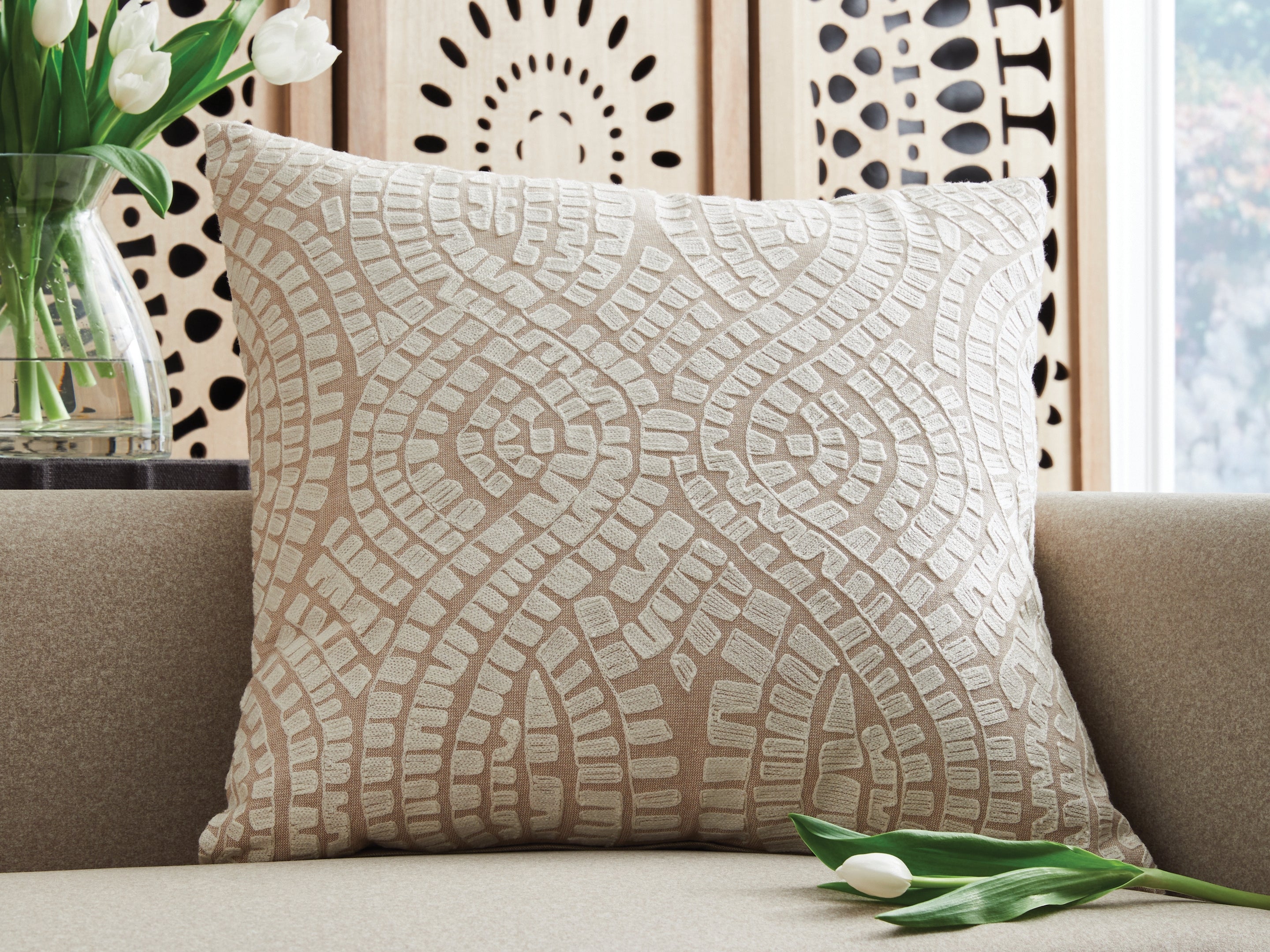 Cortlen Beige/Ivory Pillow (Set of 4) - A1001122