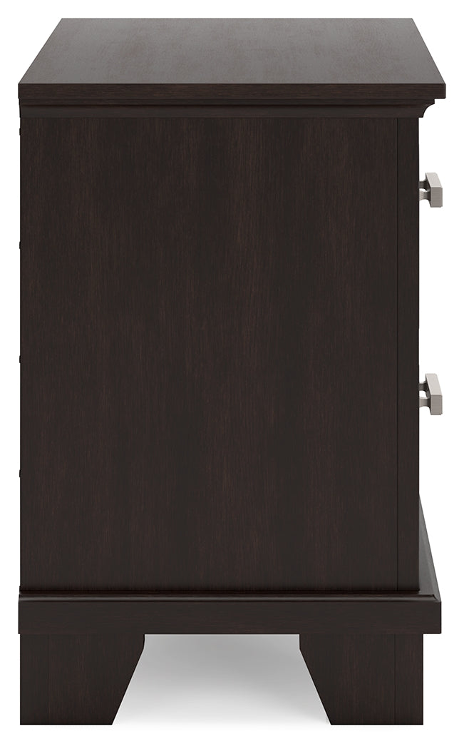 Covetown California King Panel Bed with 2 Nightstands in Dark Brown from Ashley - Luna Furniture
