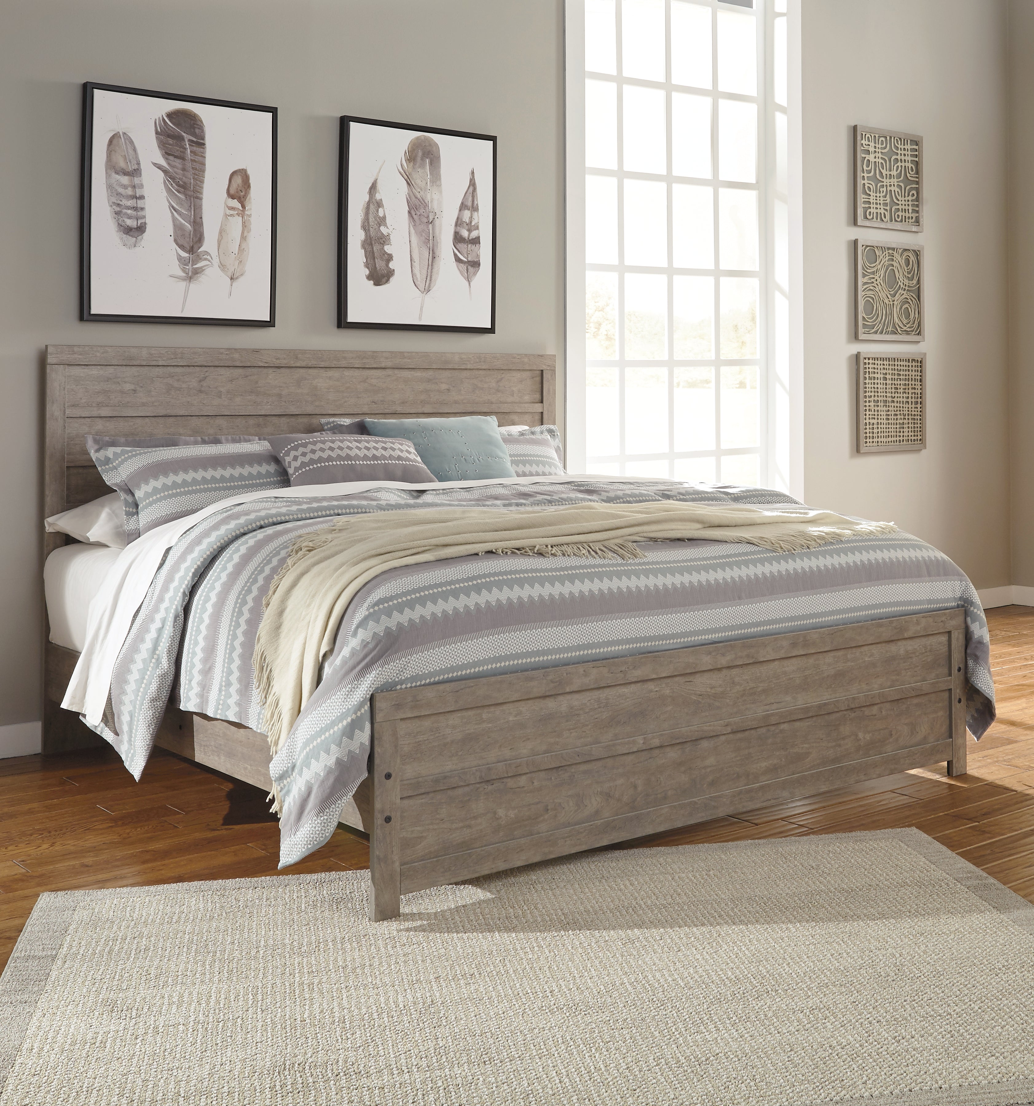 Culverbach King Panel Bed with Dresser in Gray - PKG011527