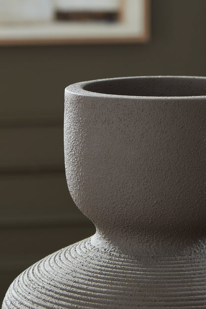 Dalsen Brown Vase - A2000872