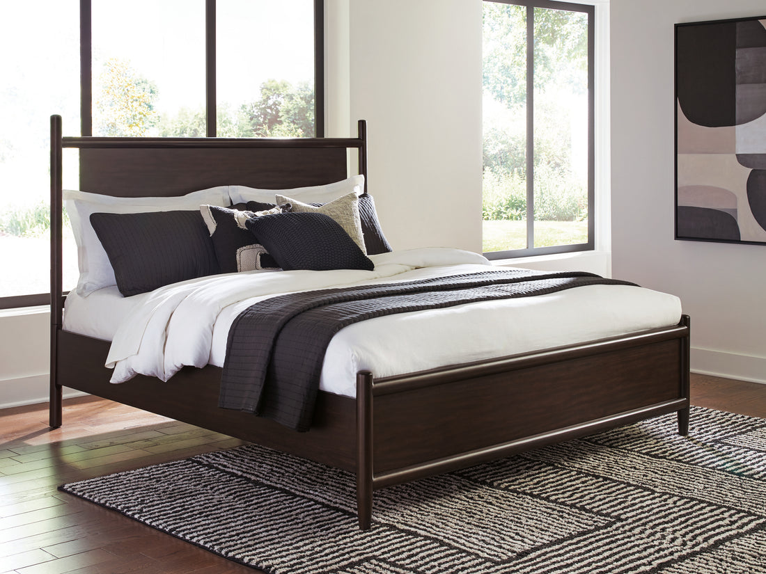 Dantenton Merlot California King Panel Bed - B611B7