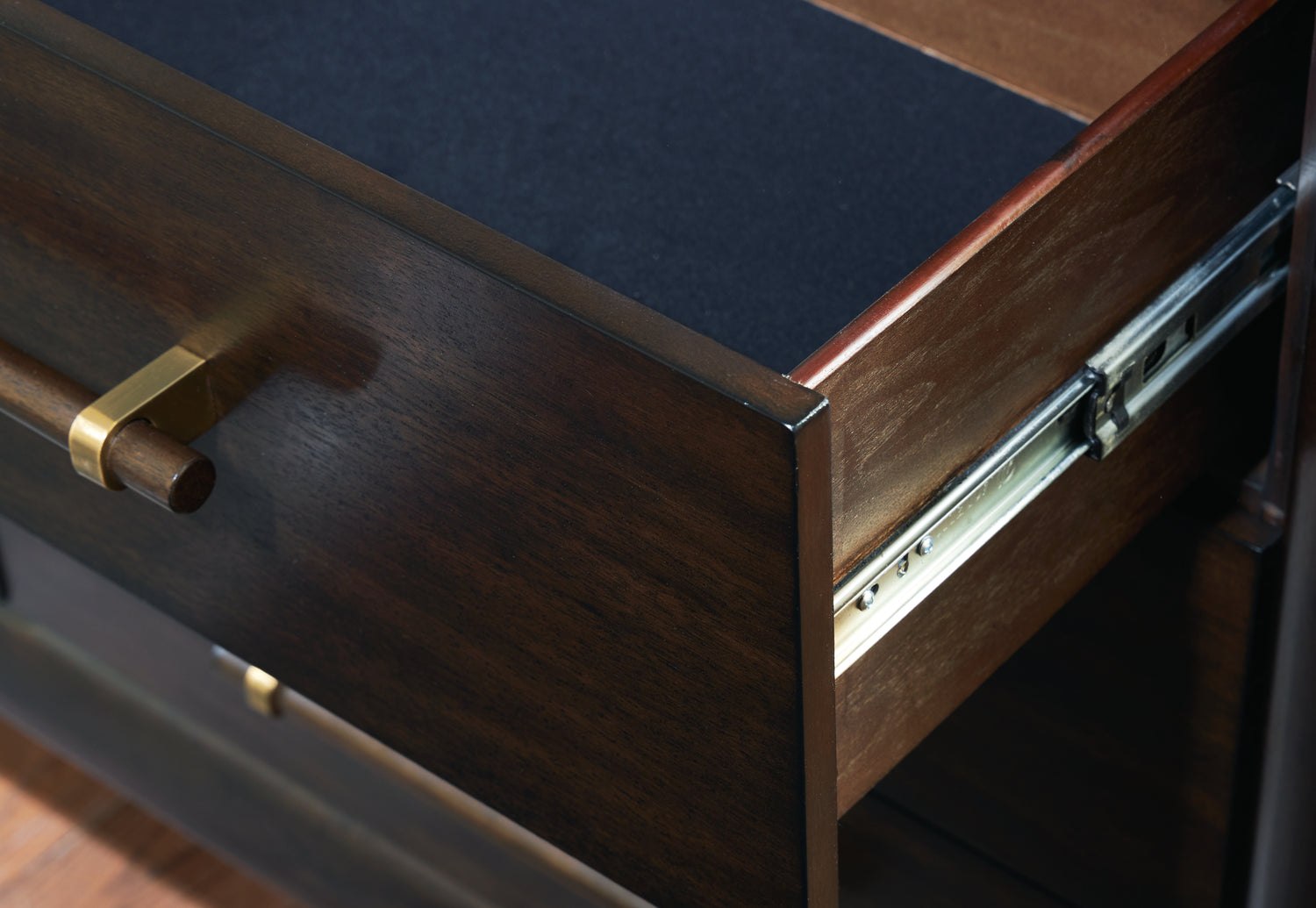 Dantenton Merlot Dresser - B611-31