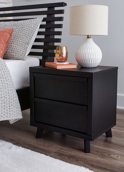 Danziar Queen Panel Bed with Mirrored Dresser, Chest and 2 Nightstands in Black - PKG015879