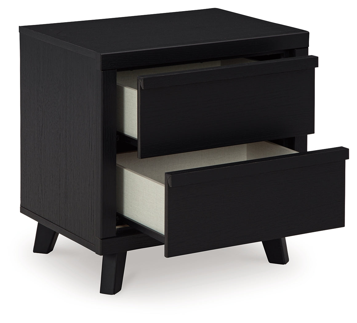 Danziar Queen Panel Platform Bed and 2 Nightstands - B1013B33