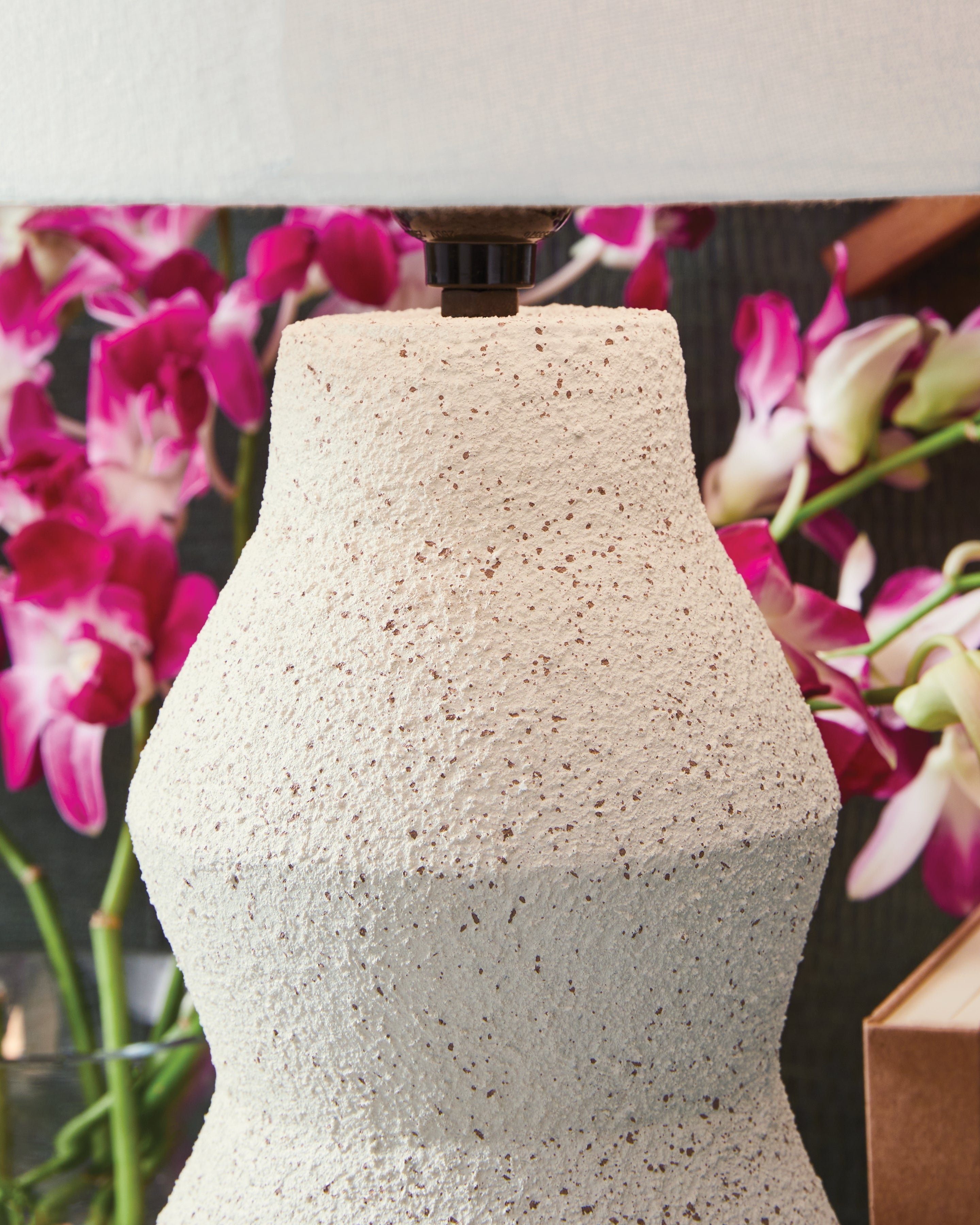 Dawthorne Cream Table Lamp - L236034