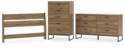 Deanlow Full Panel Headboard with Dresser and Chest in Honey - PKG017182