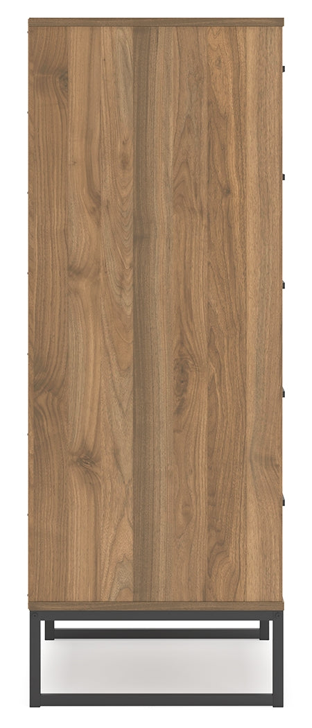 Deanlow Full Panel Headboard with Dresser, Chest and Nightstand in Honey - PKG017183