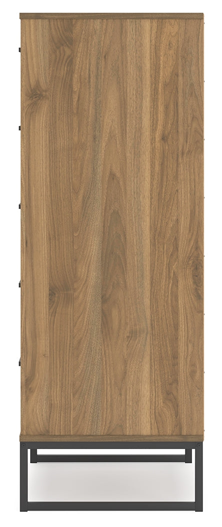 Deanlow Full Panel Headboard with Dresser, Chest and Nightstand in Honey - PKG017183